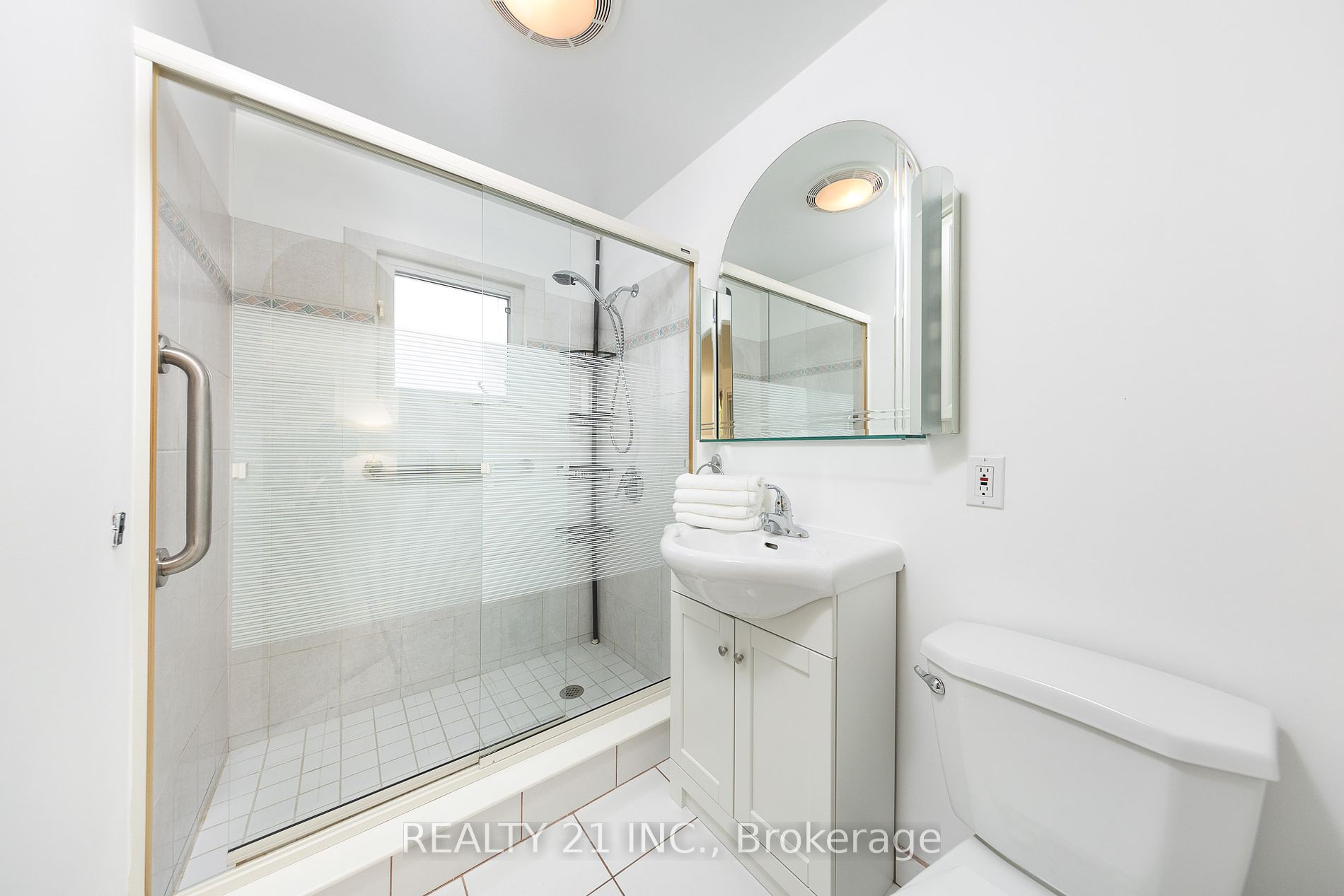 27A St Quentin Ave