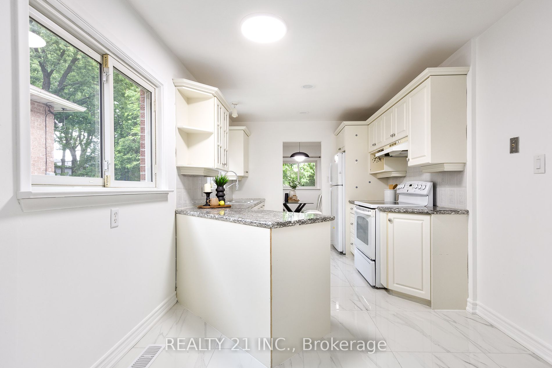 27A St Quentin Ave