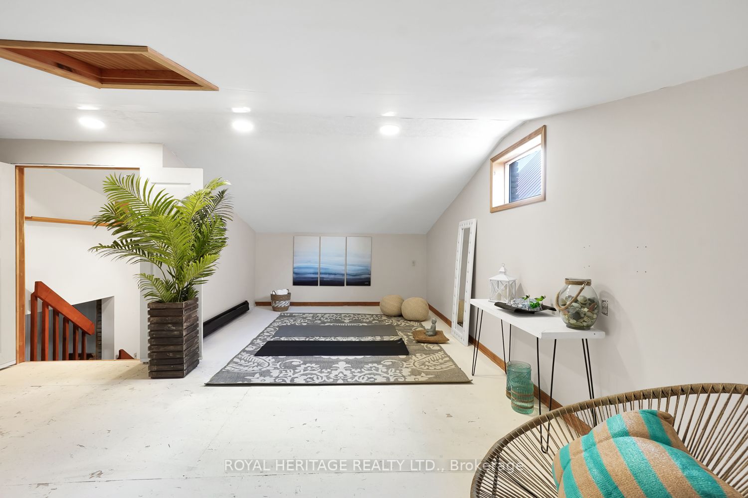 52 West Beach Road