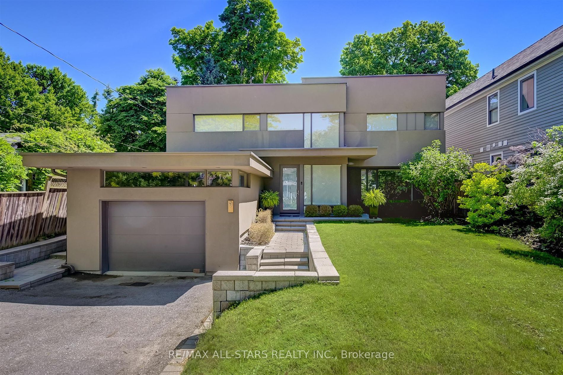 9 Fenwood Heights