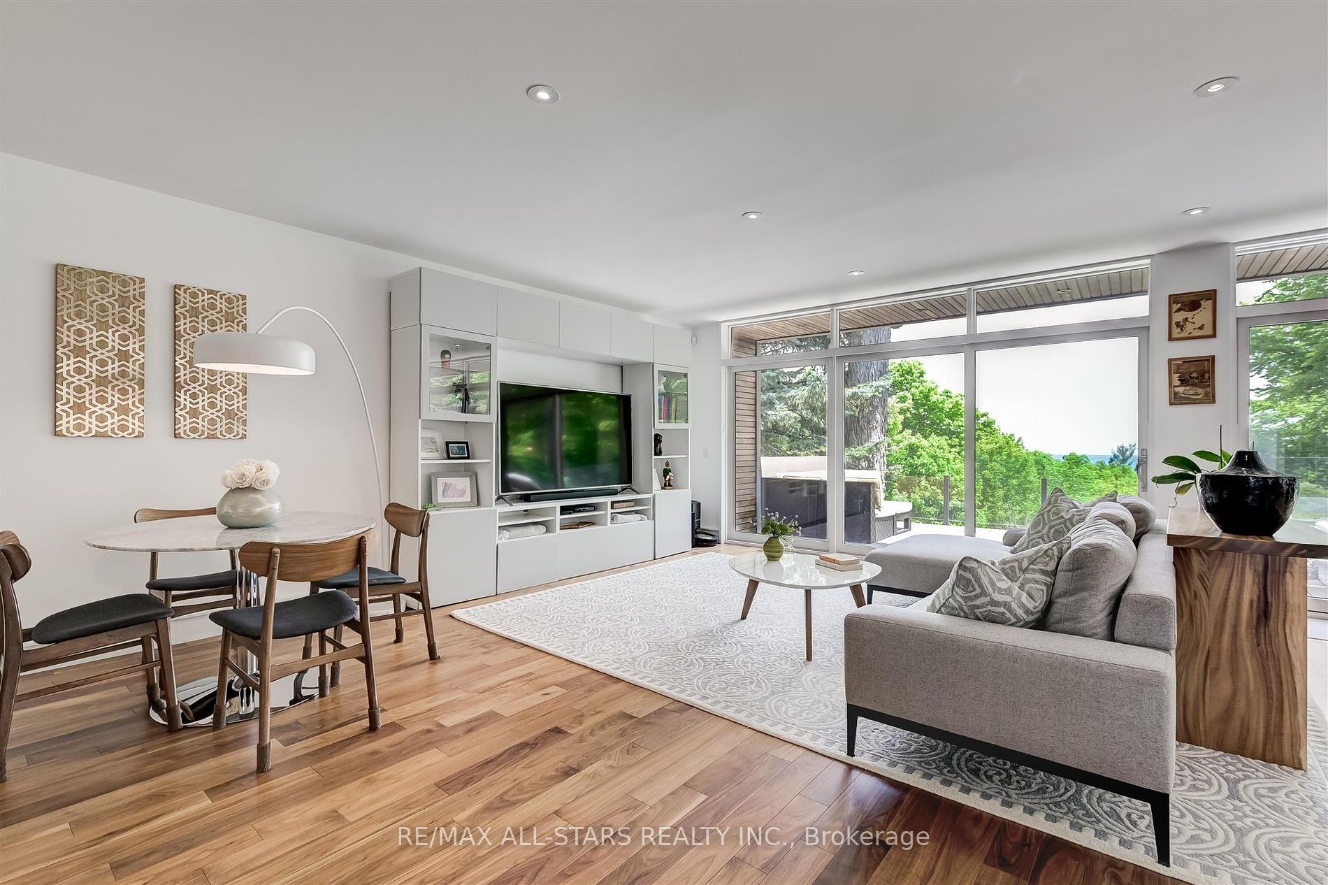 9 Fenwood Heights