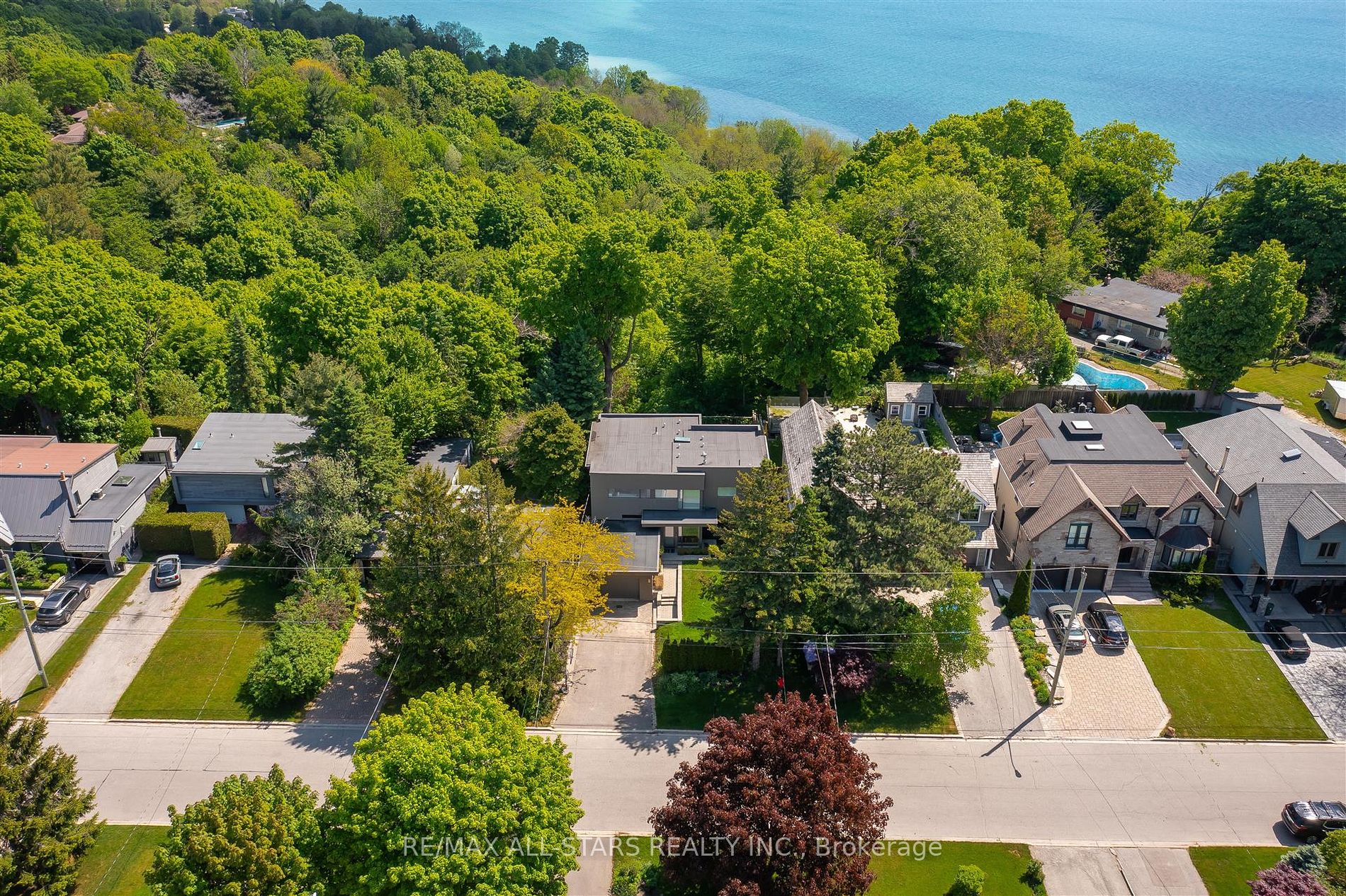 9 Fenwood Heights