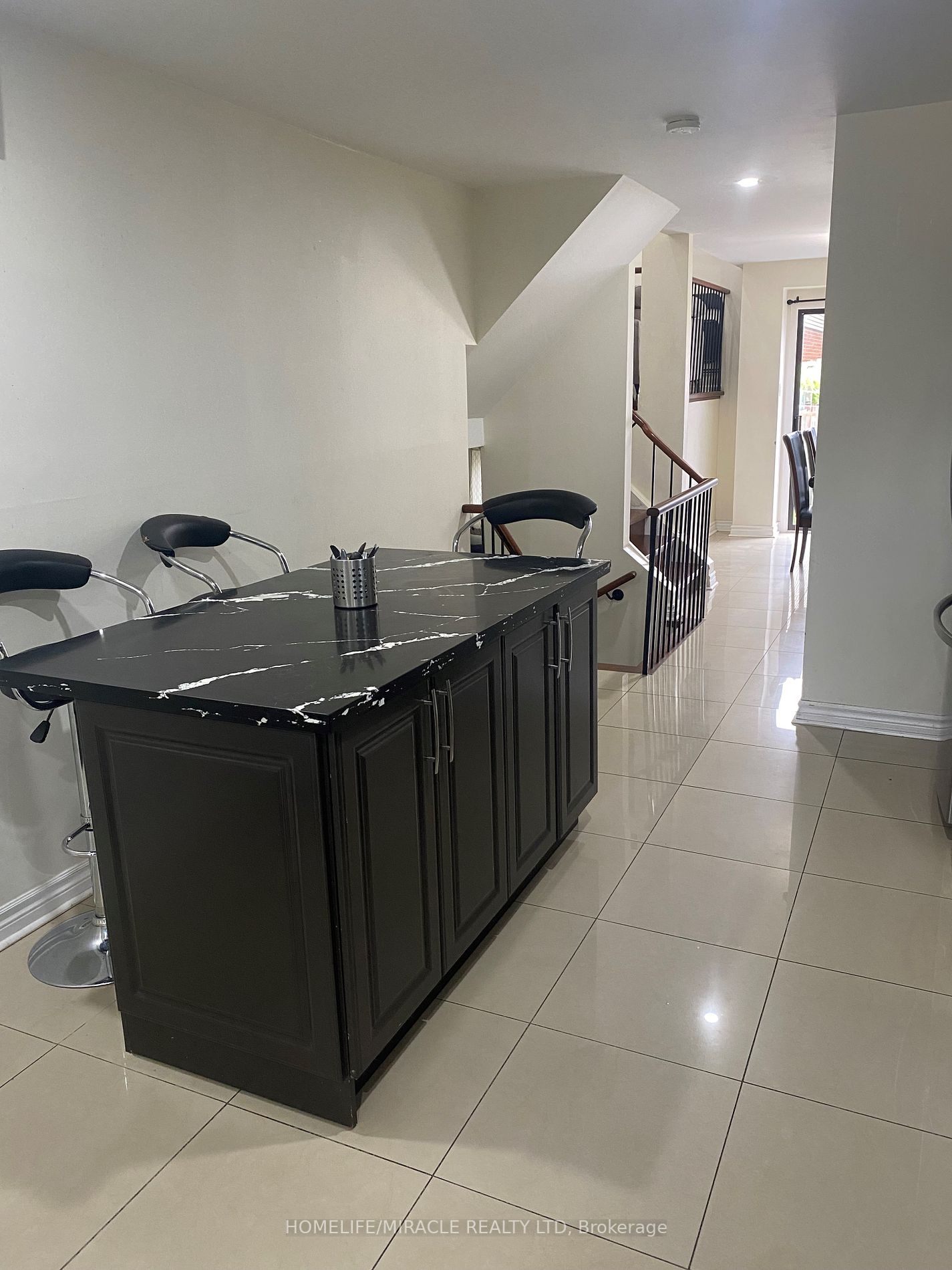 5 Kimbercroft Court