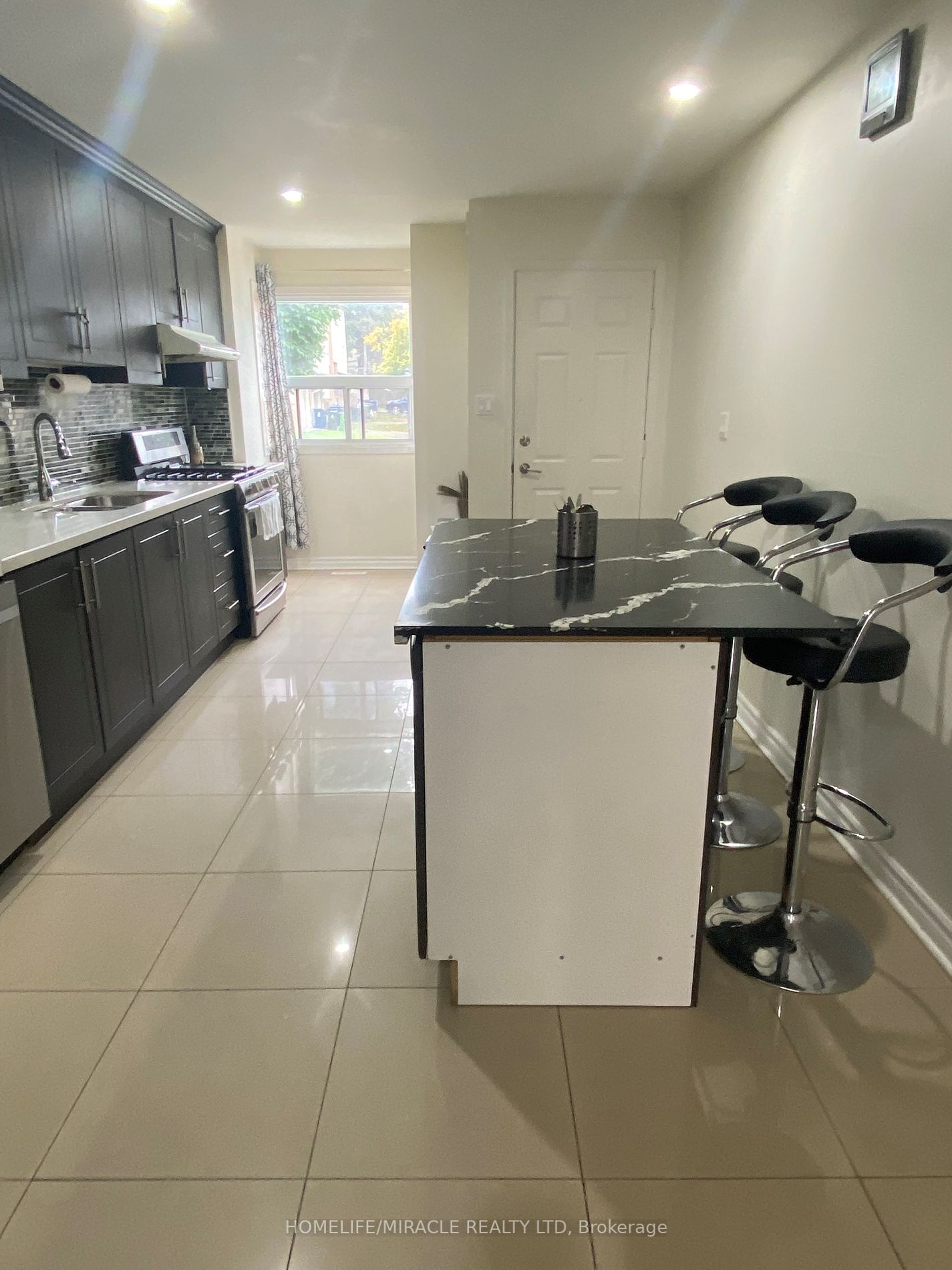 5 Kimbercroft Court