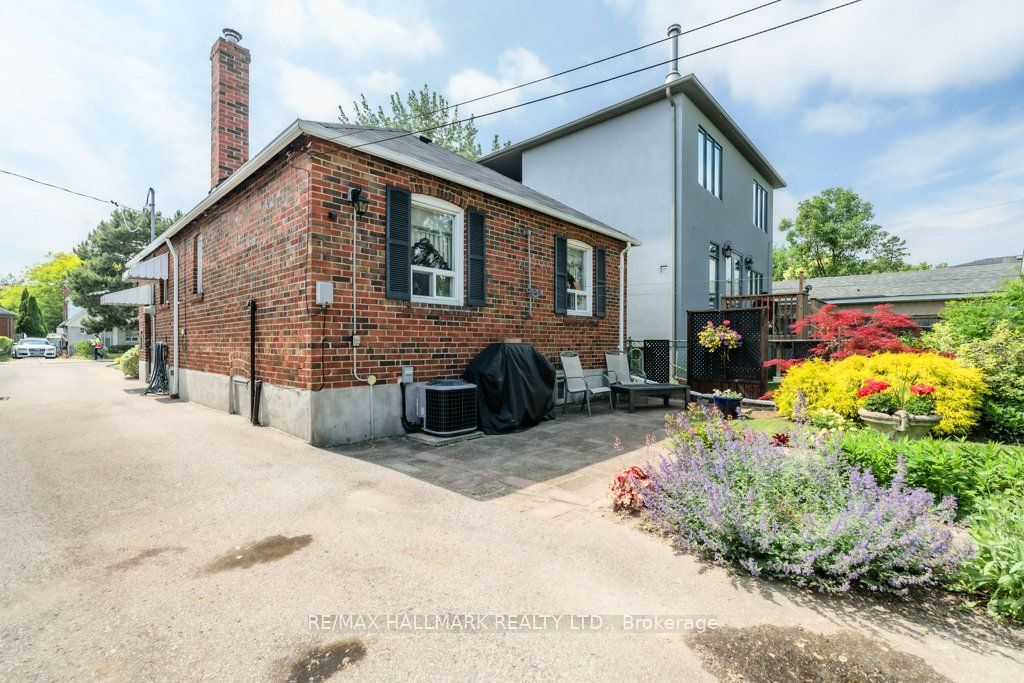 293 Glebemount Avenue
