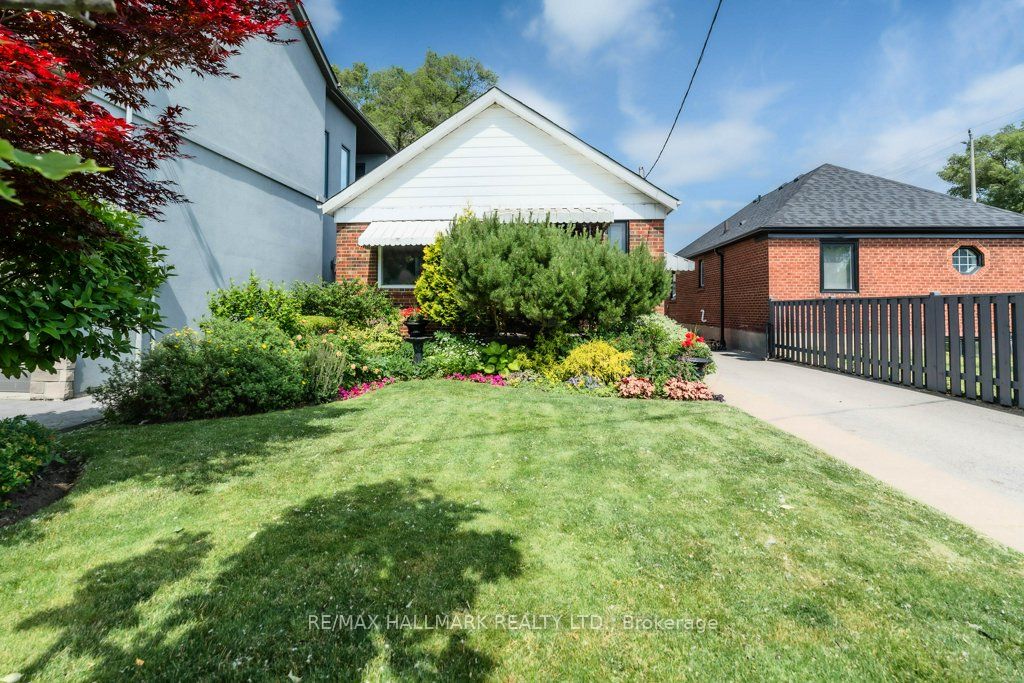 293 Glebemount Avenue