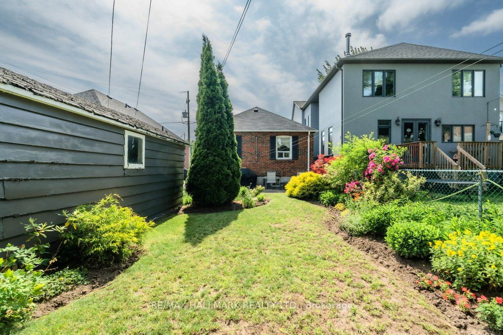 293 Glebemount Avenue