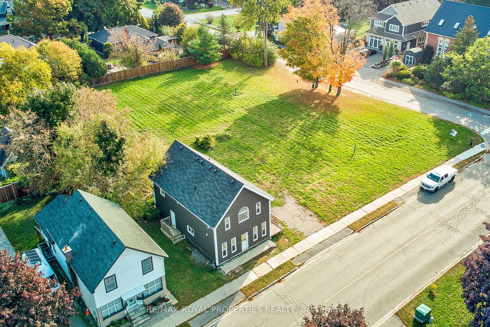4973 Old Brock Rd
