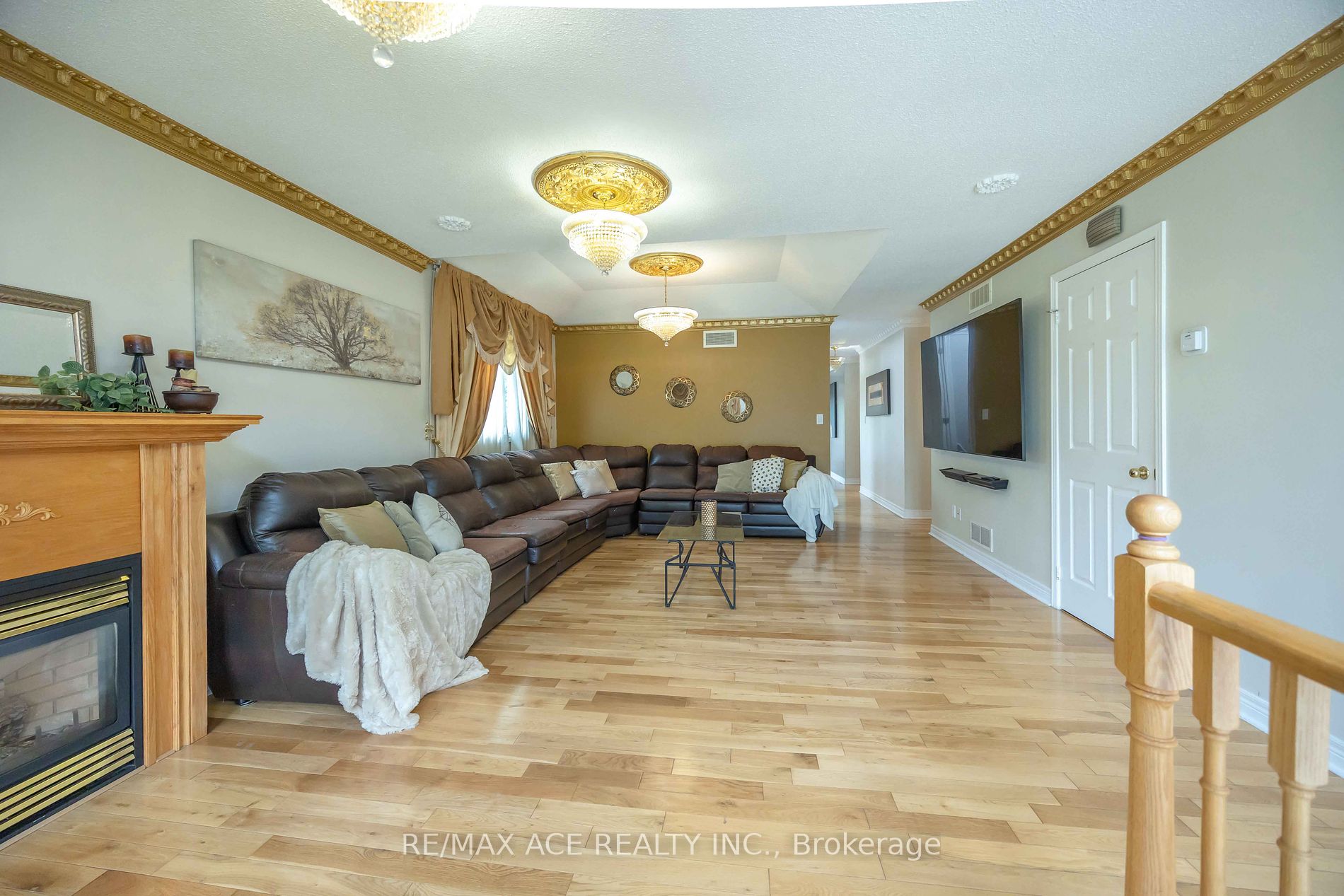 305 Sandringham Drive