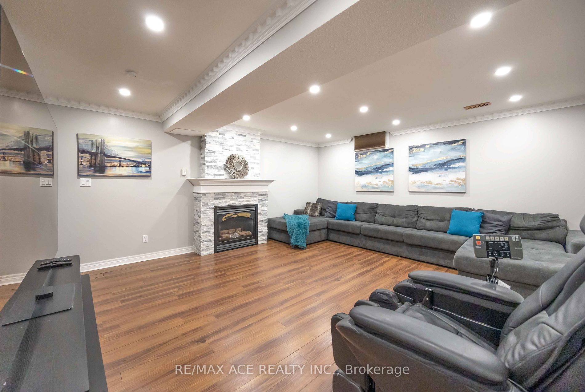 305 Sandringham Drive