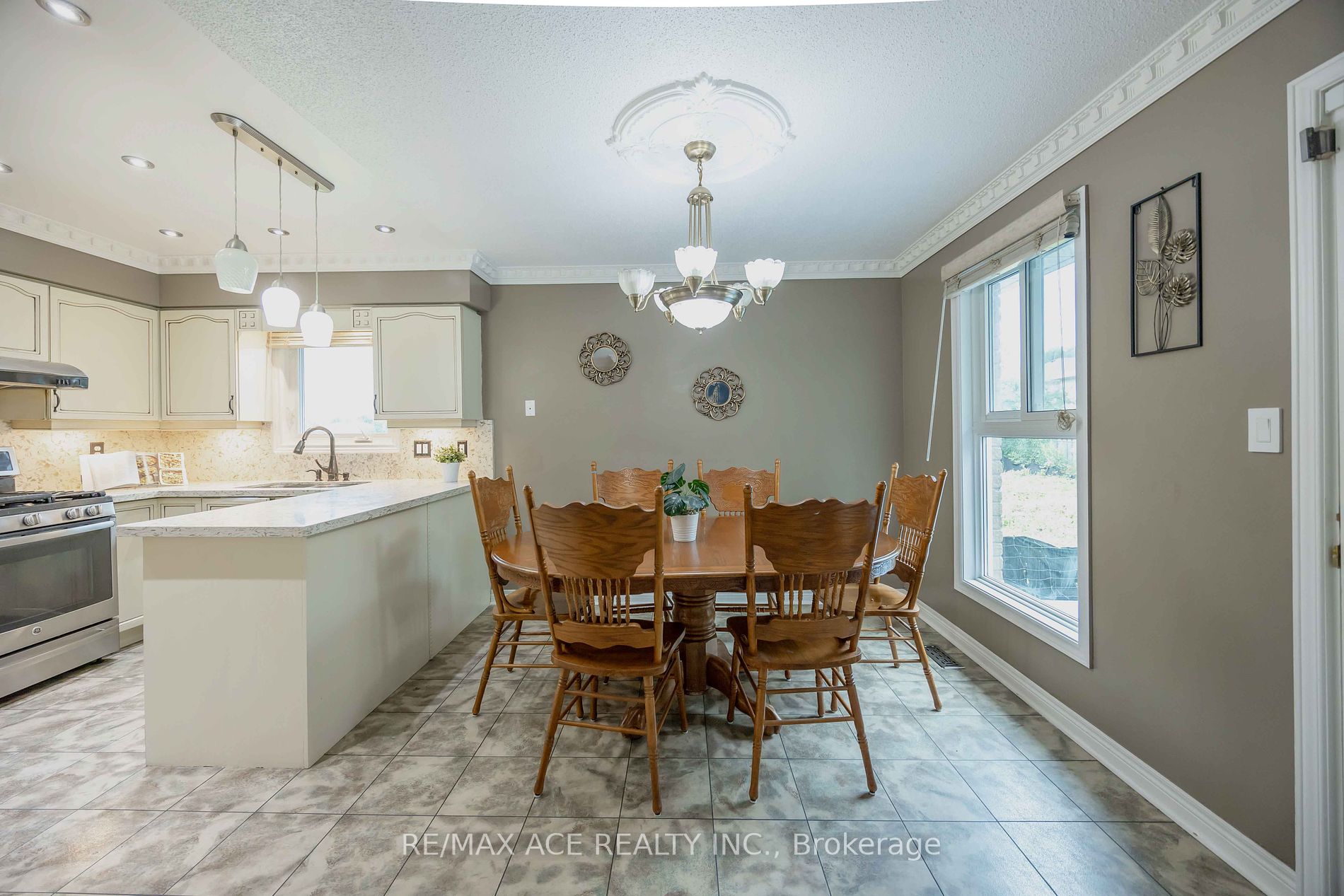 305 Sandringham Drive