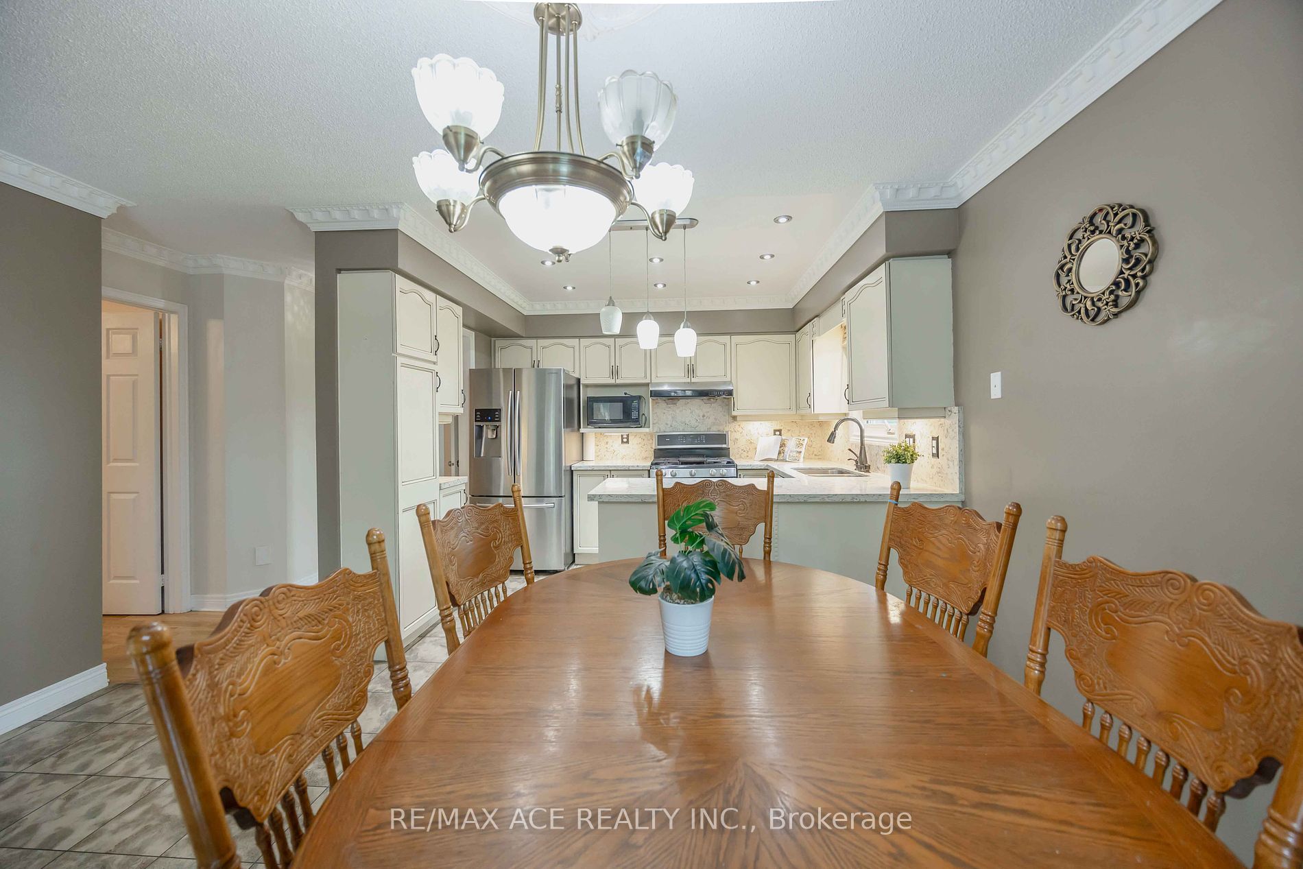 305 Sandringham Drive