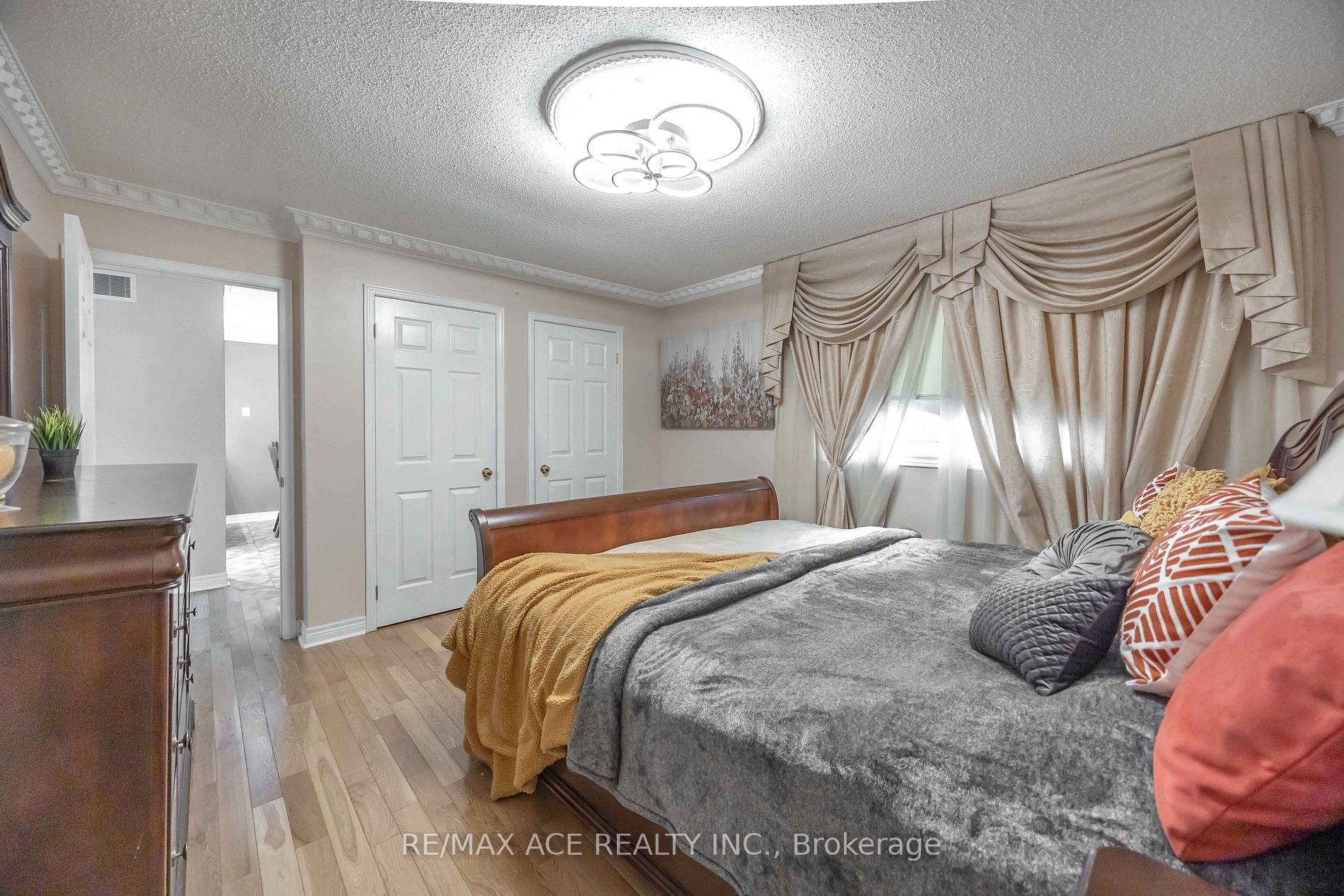305 Sandringham Drive