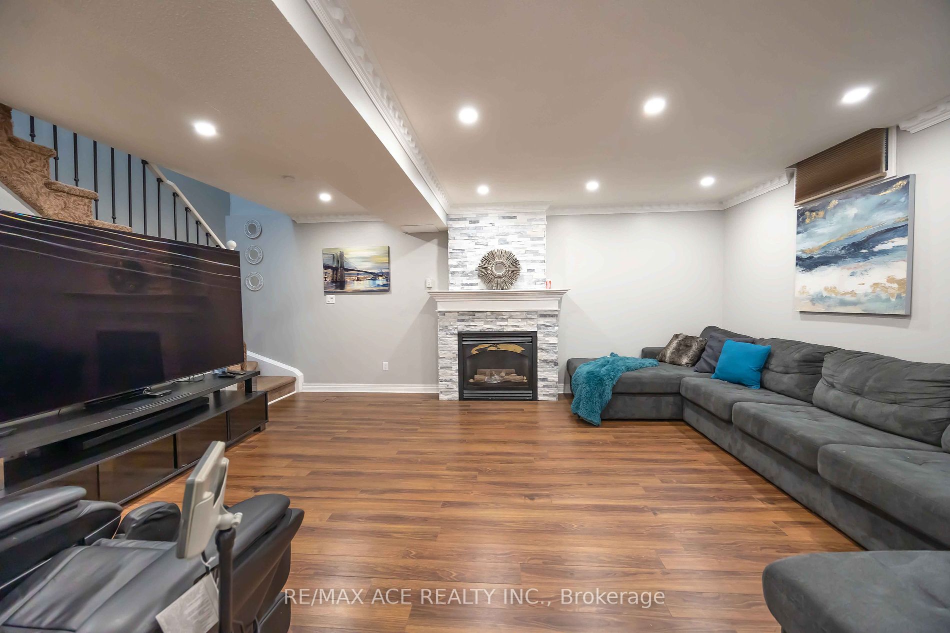 305 Sandringham Drive