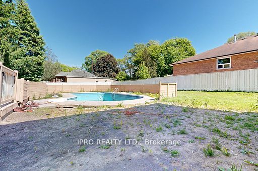 1619 Finch Ave