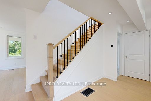 1619 Finch Ave