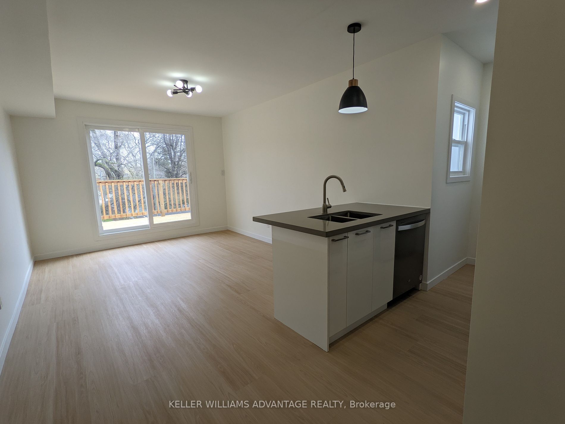 113 Woodbine Avenue #upper