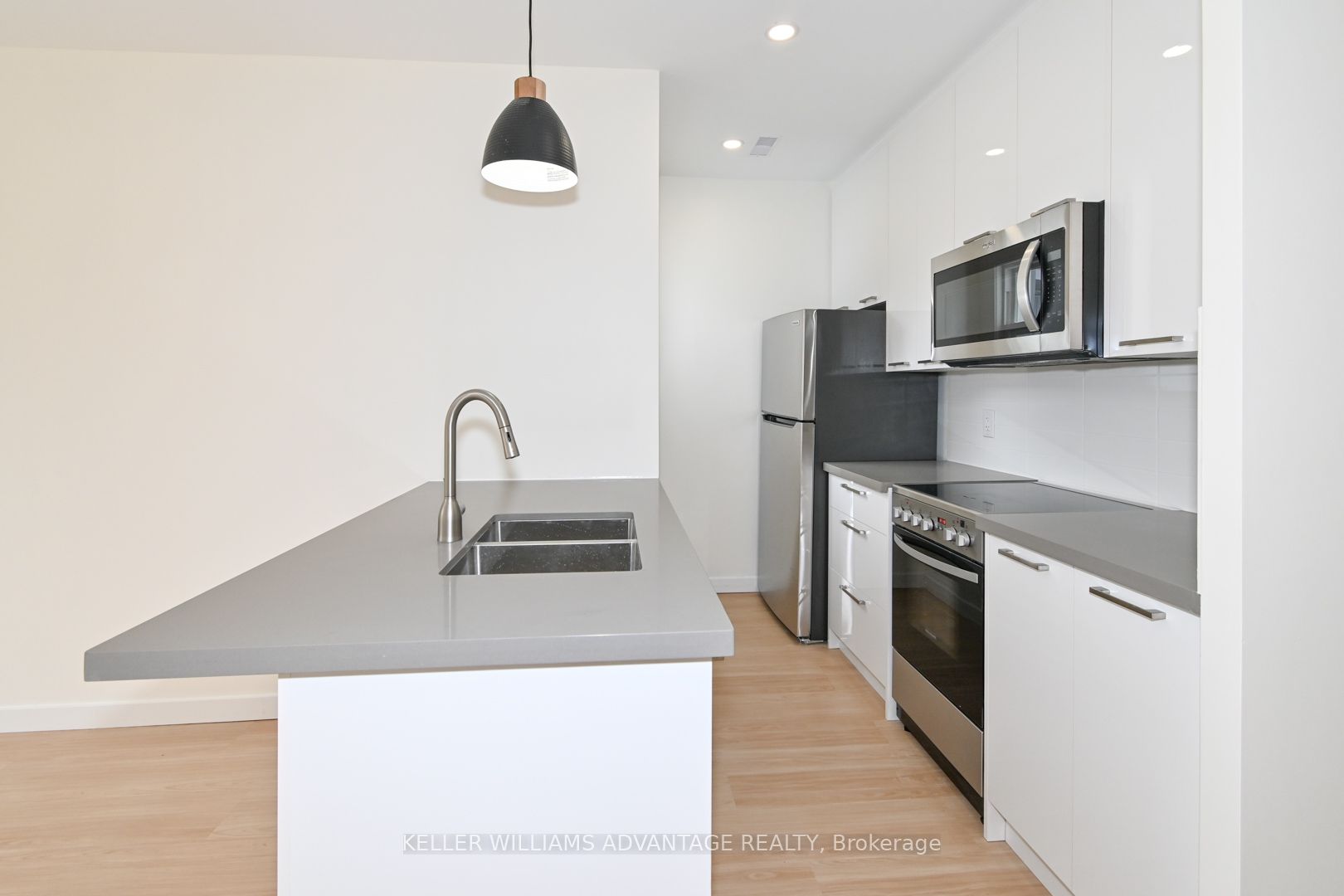 113 Woodbine Avenue #upper