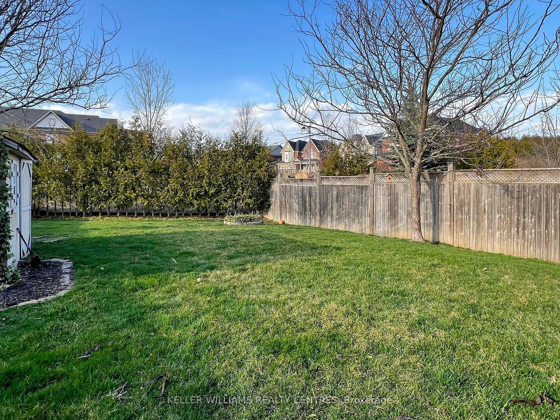 410 Carnwith Dr E