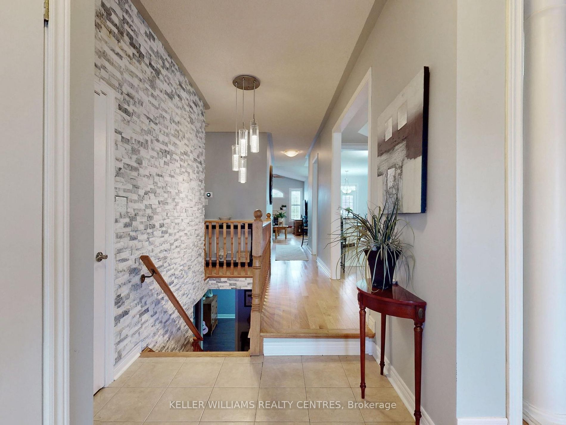 410 Carnwith Dr E