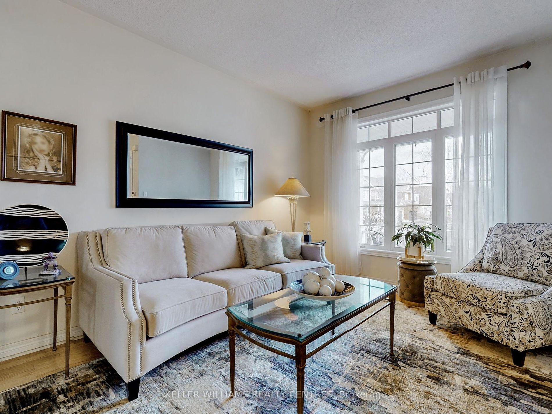 410 Carnwith Dr E