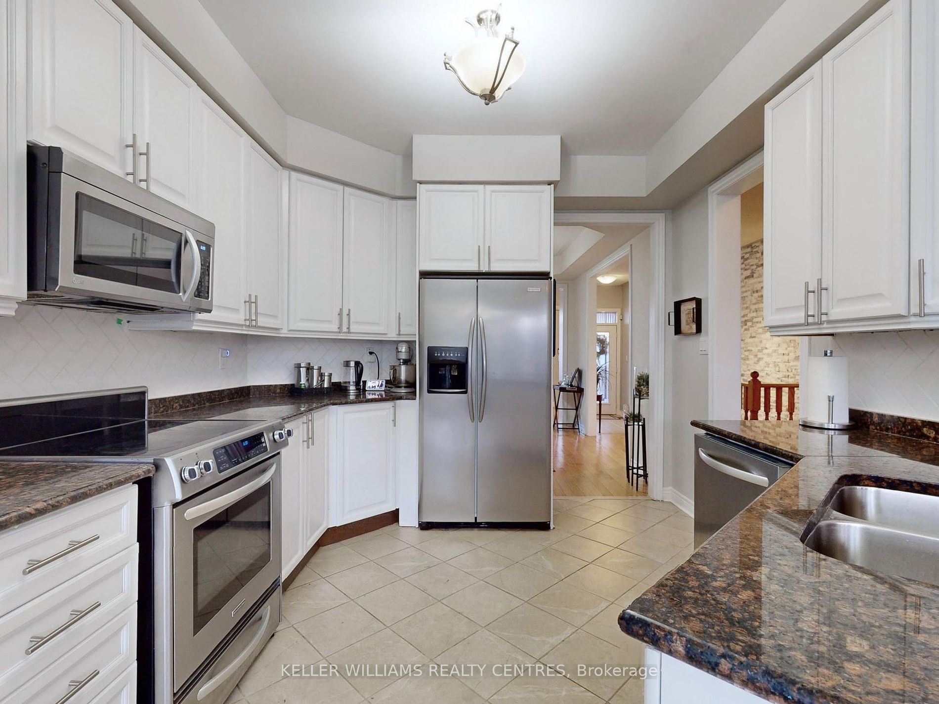 410 Carnwith Dr E