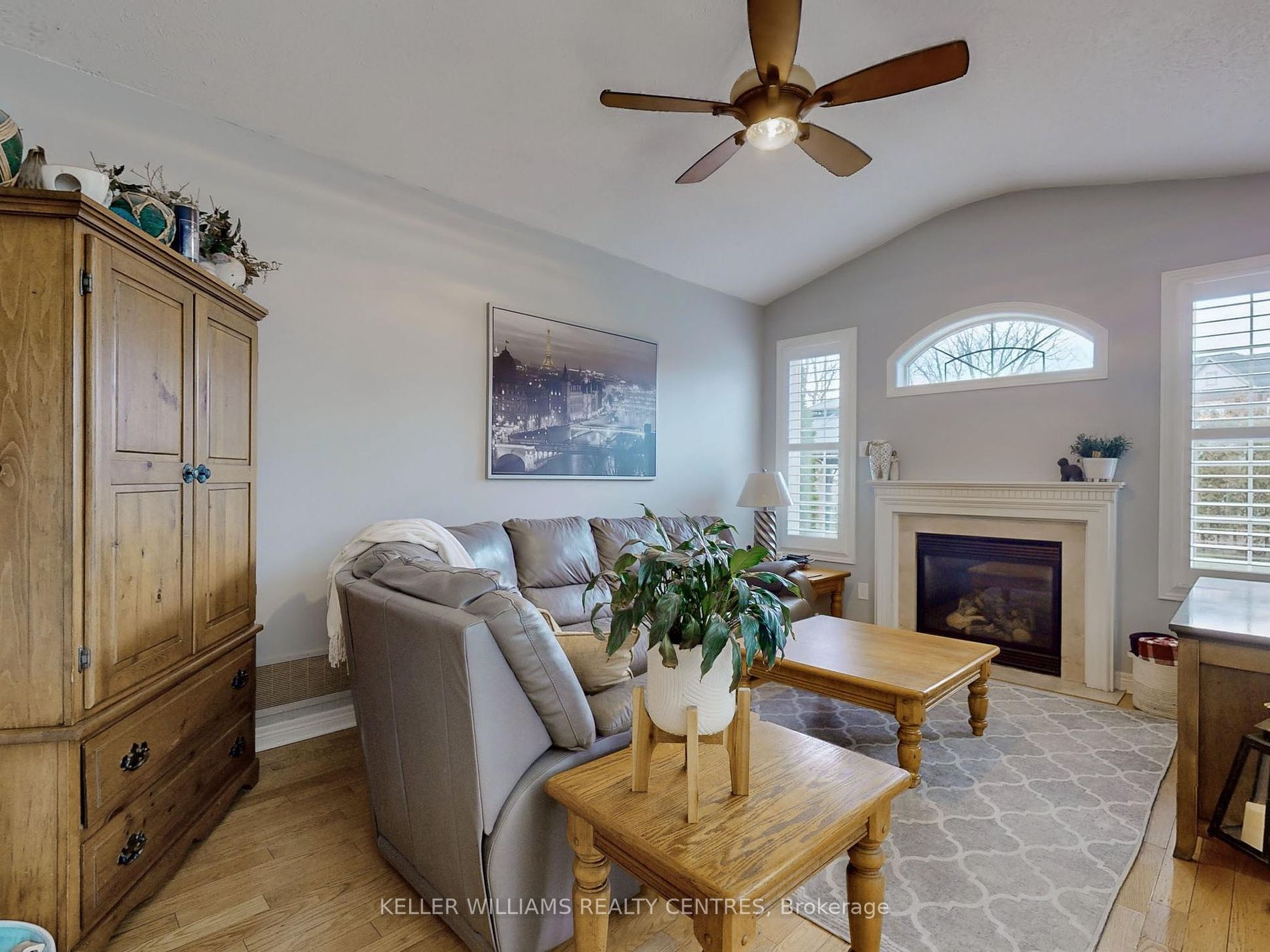 410 Carnwith Dr E