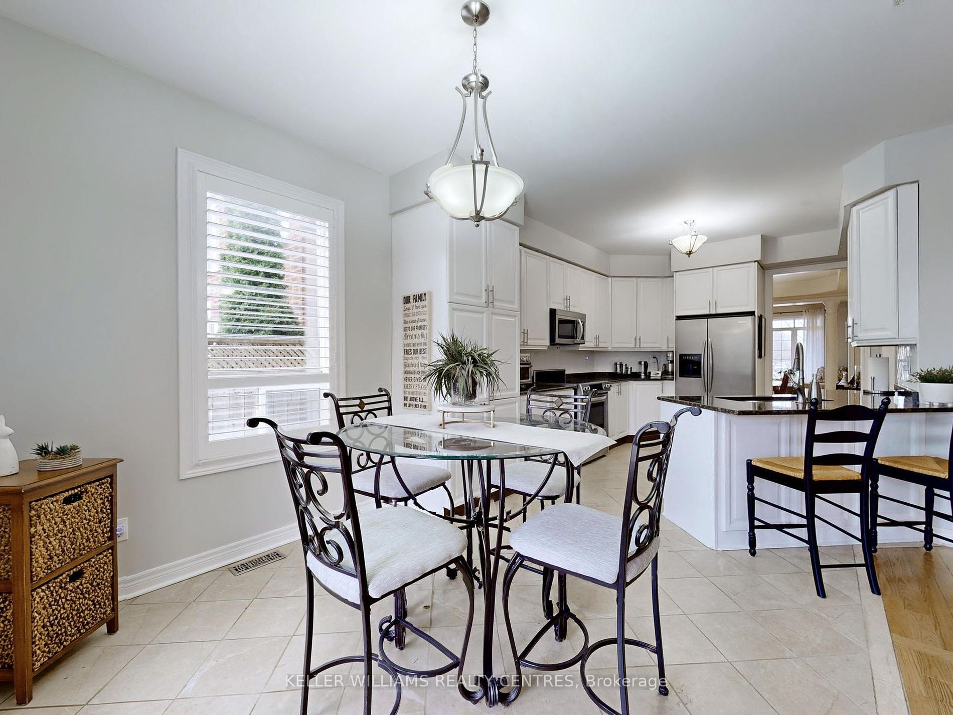 410 Carnwith Dr E