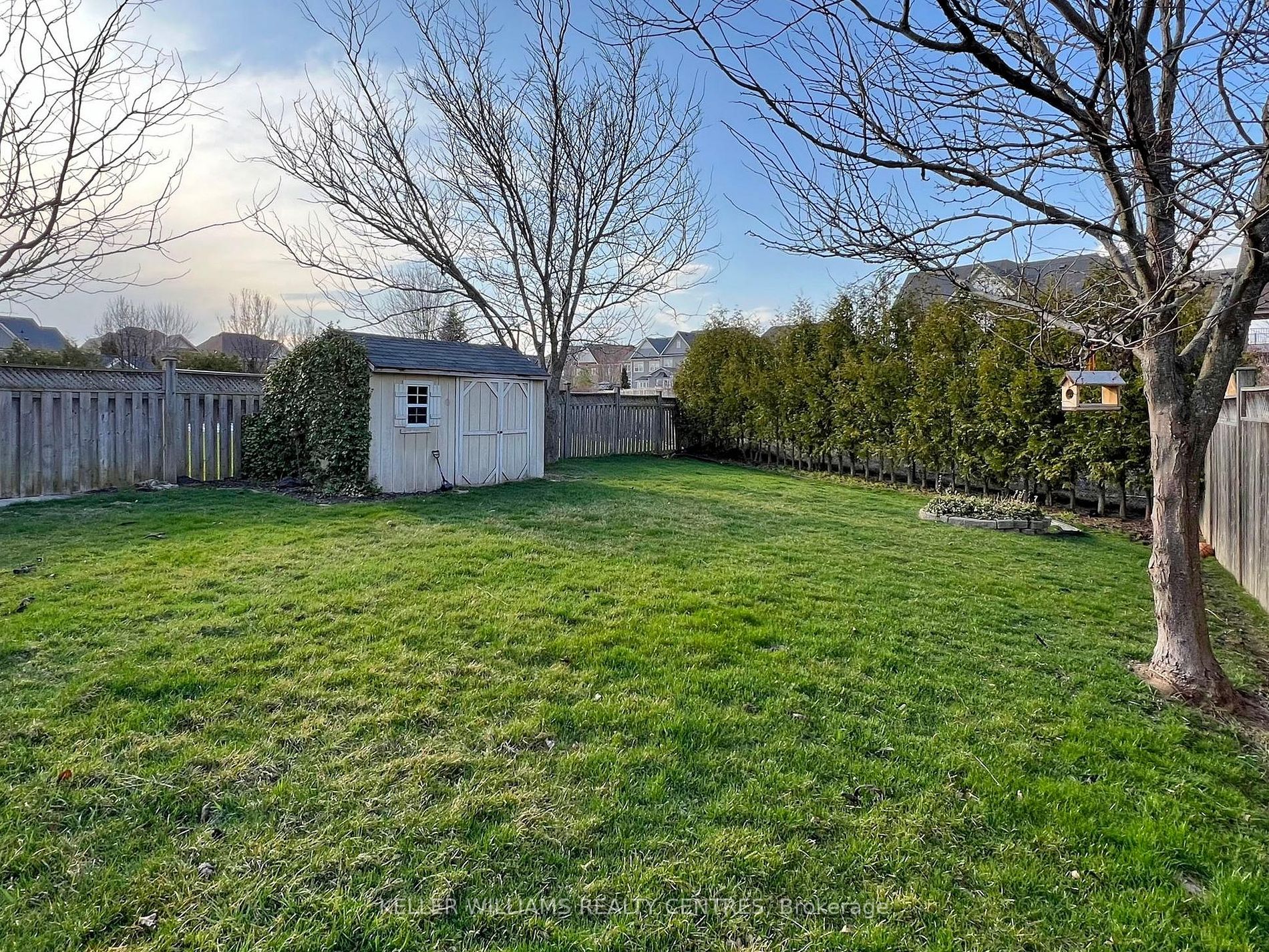 410 Carnwith Dr E