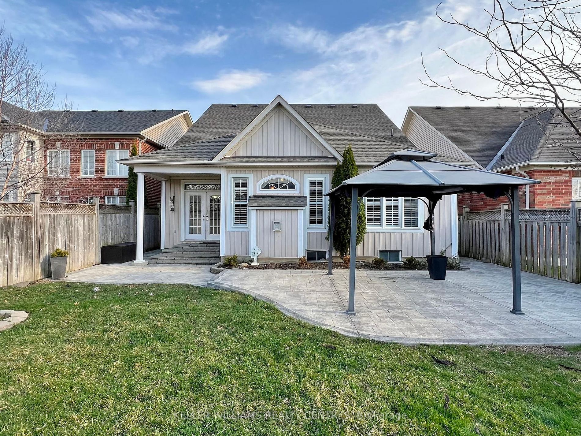 410 Carnwith Dr E