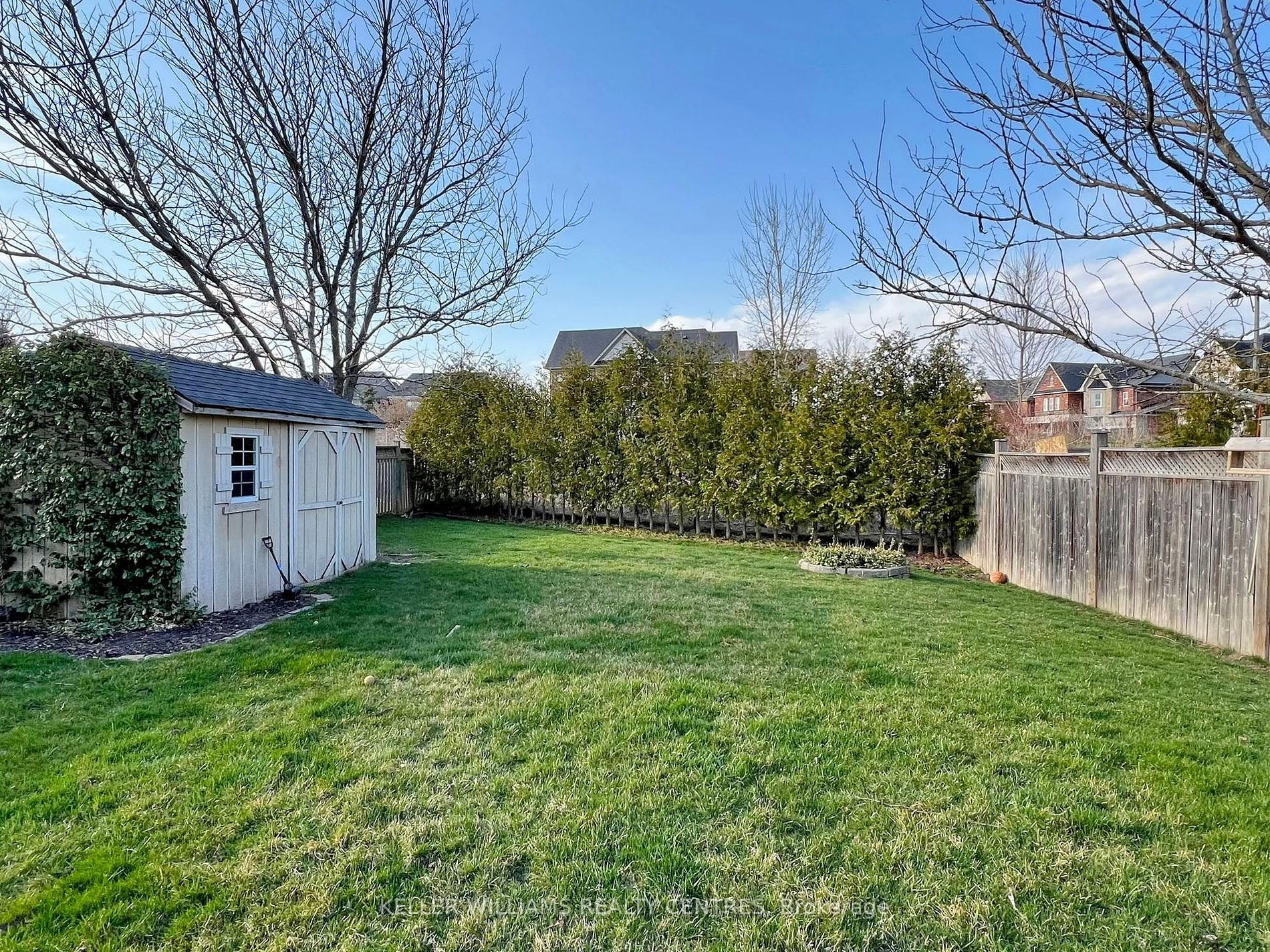 410 Carnwith Dr E