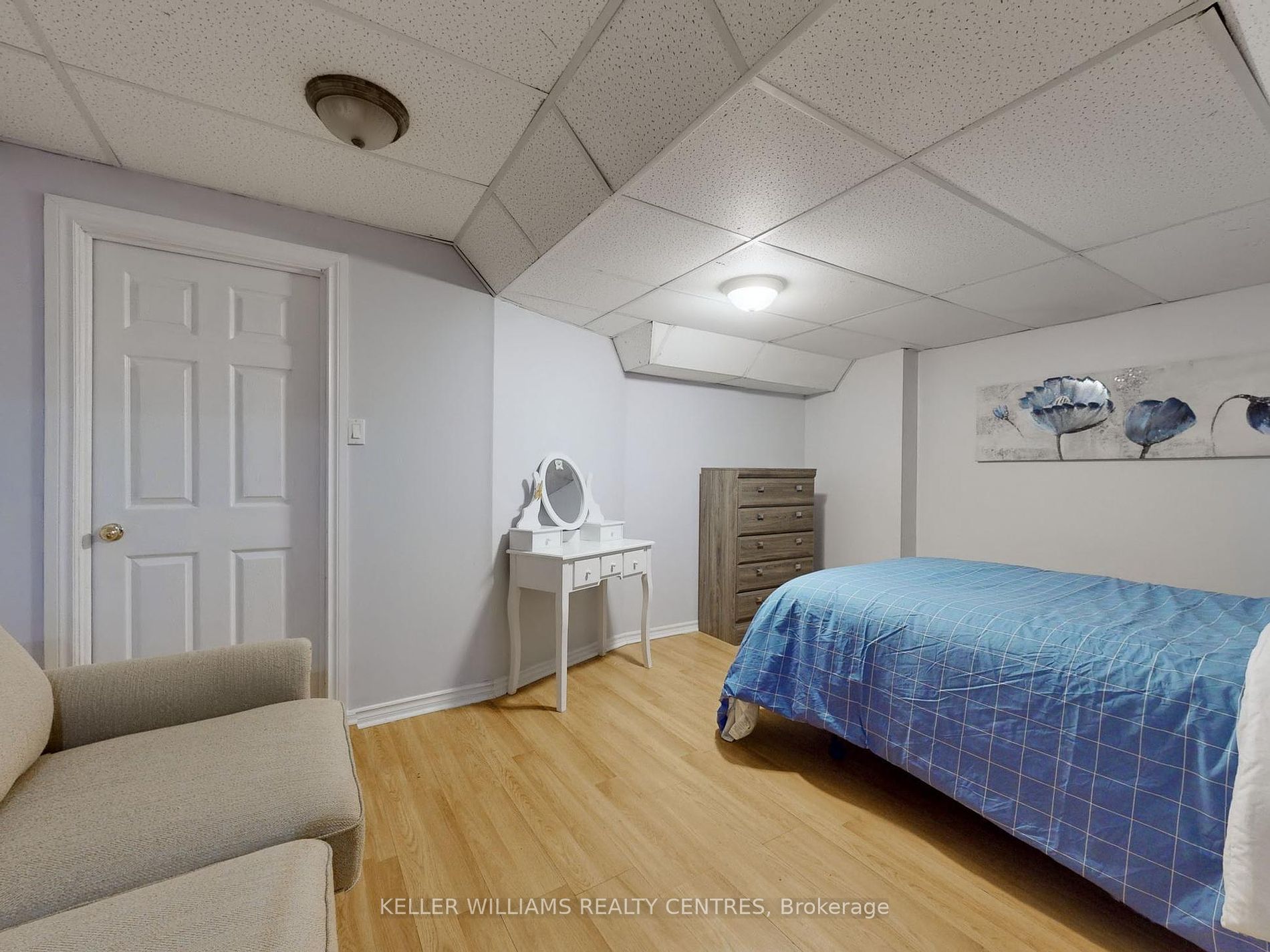 410 Carnwith Dr E