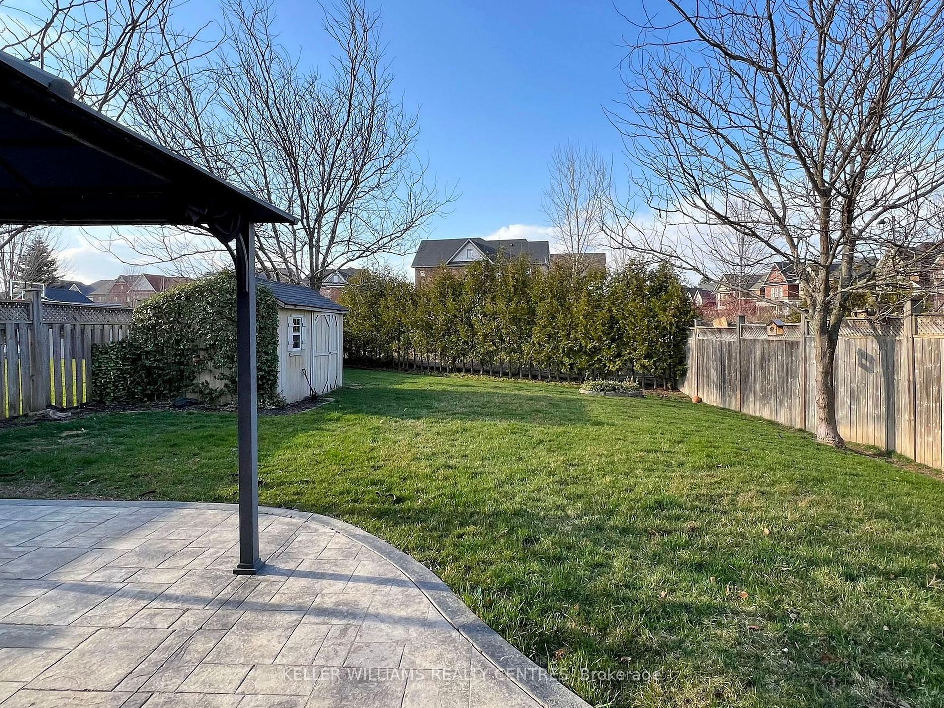 410 Carnwith Dr E