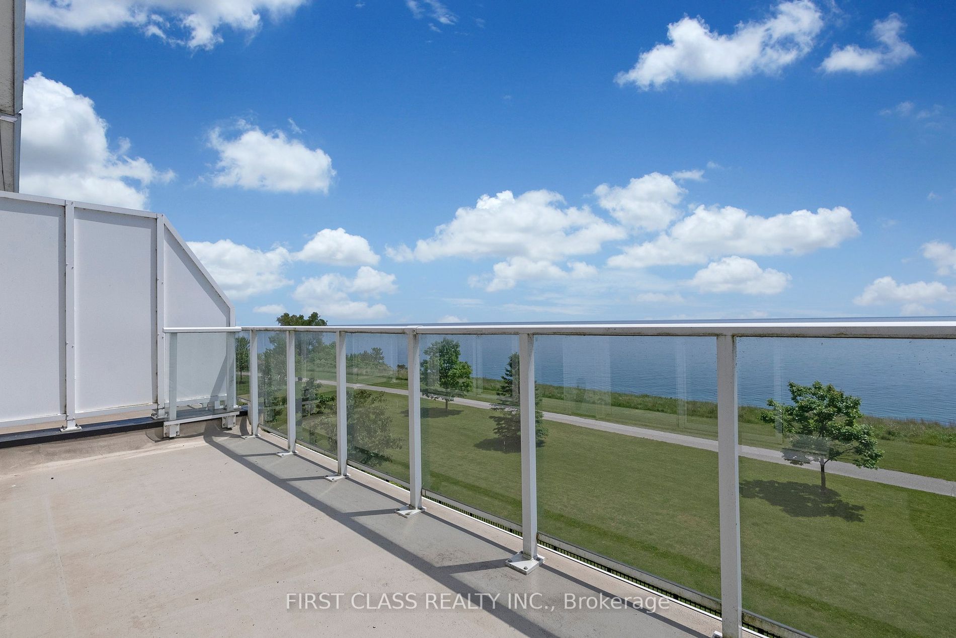 325 Lakebreeze Drive, #2