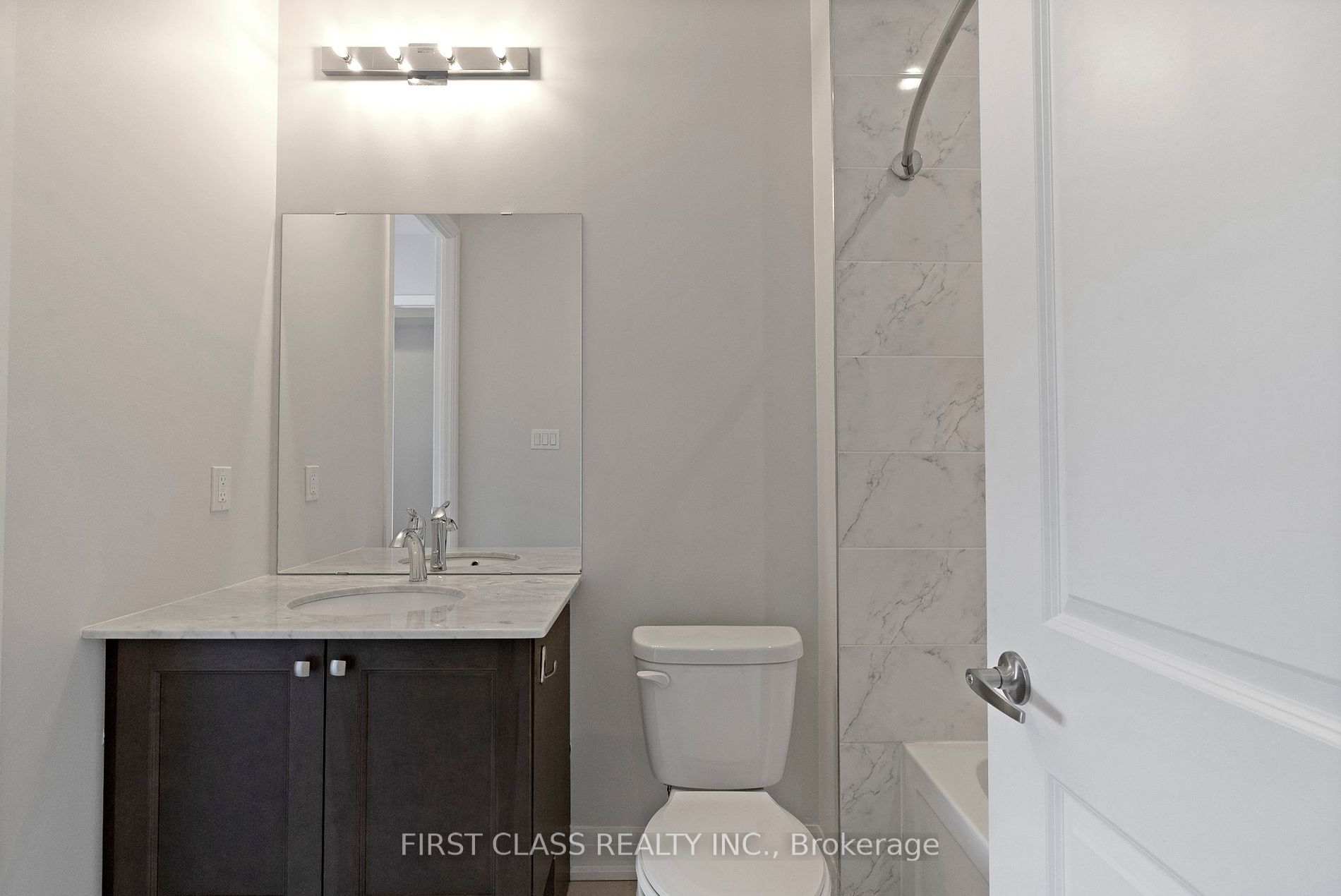 325 Lakebreeze Drive, #2