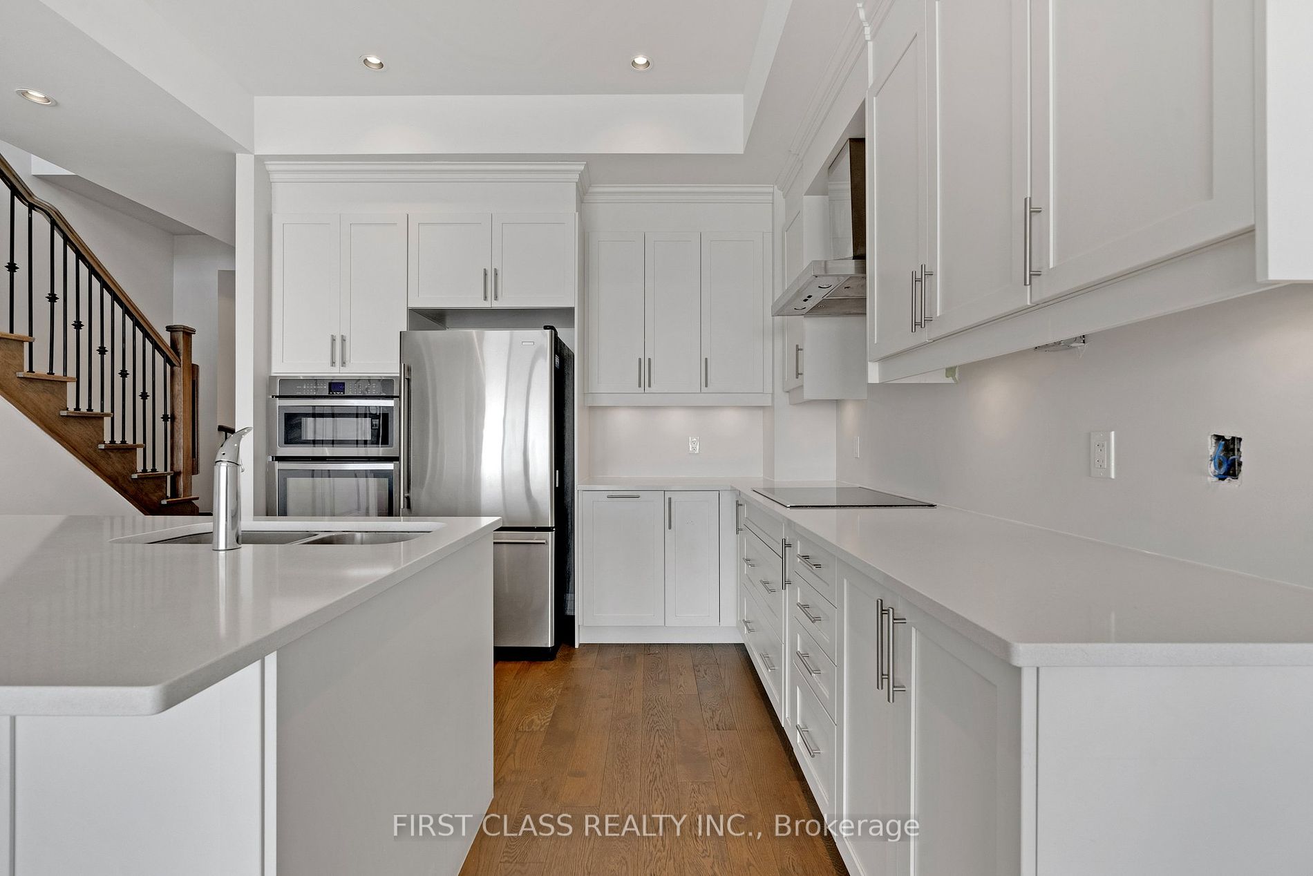 325 Lakebreeze Drive, #2