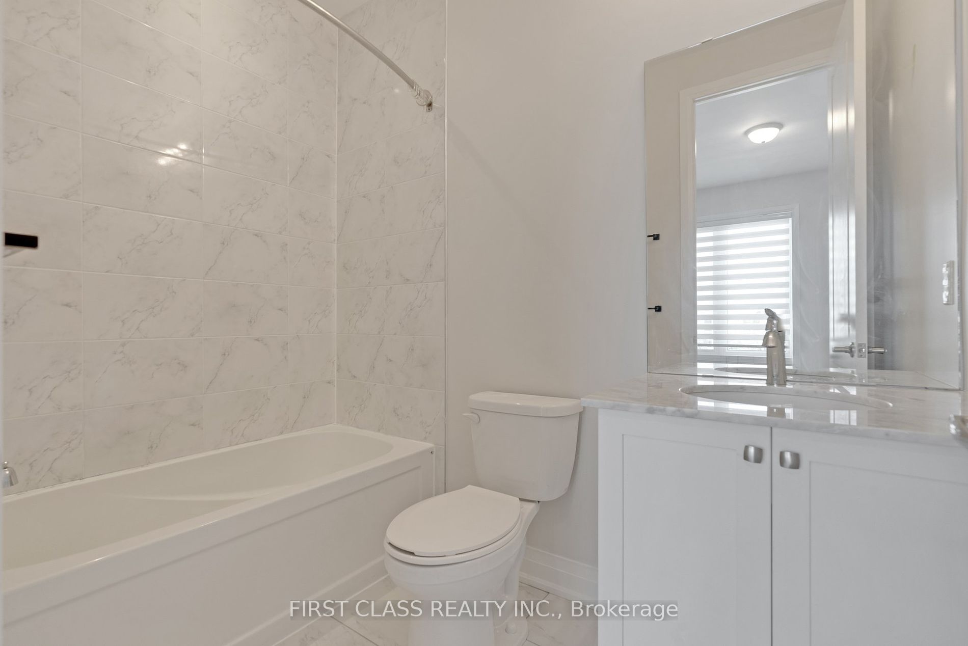 325 Lakebreeze Drive, #2