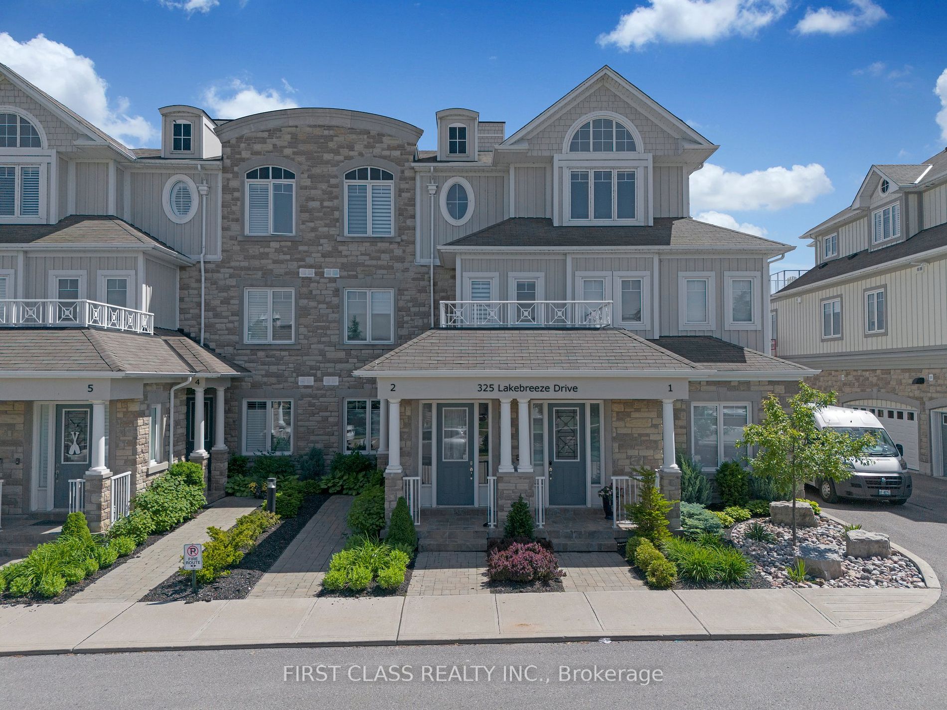 325 Lakebreeze Drive, #2
