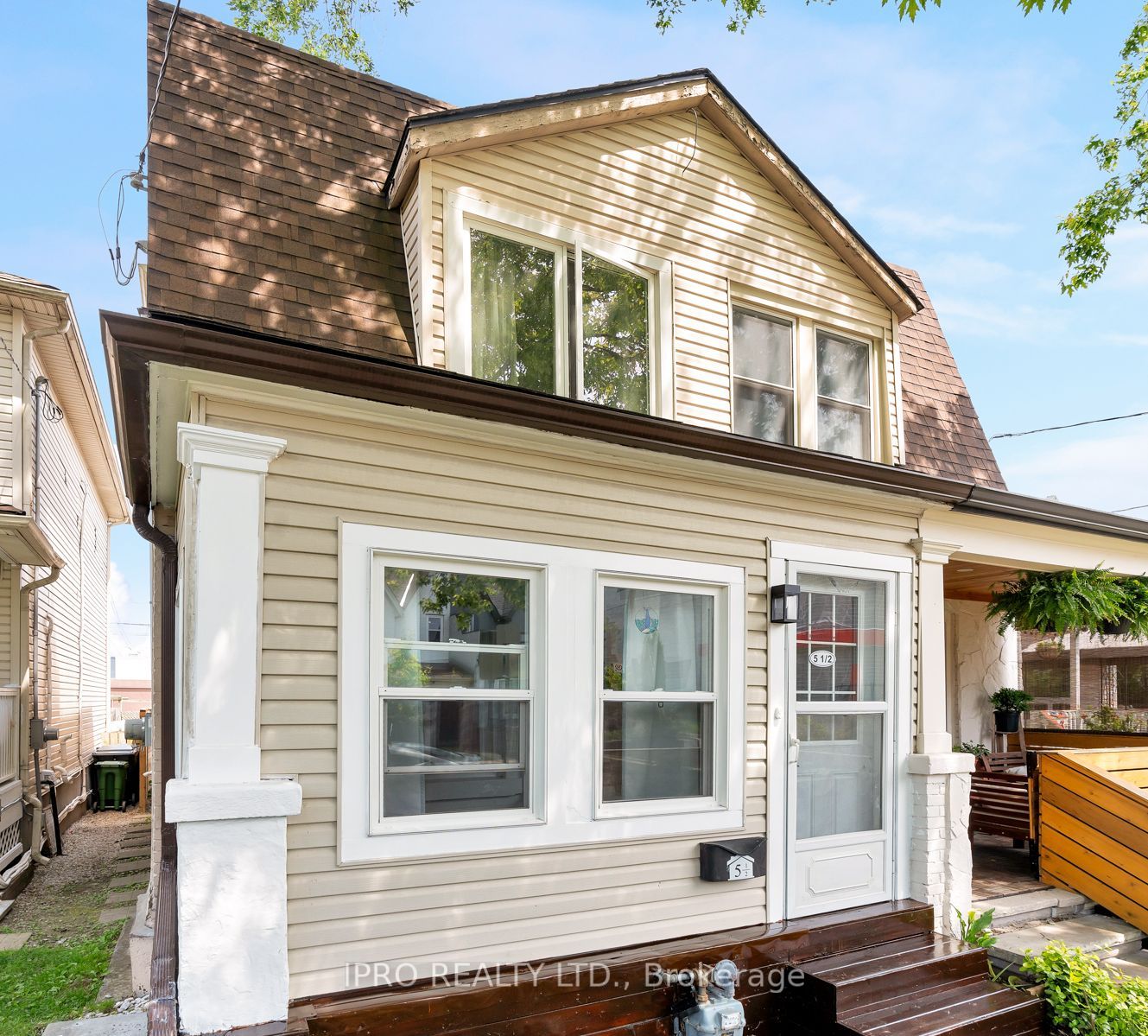 5 1/2 Luttrell Avenue