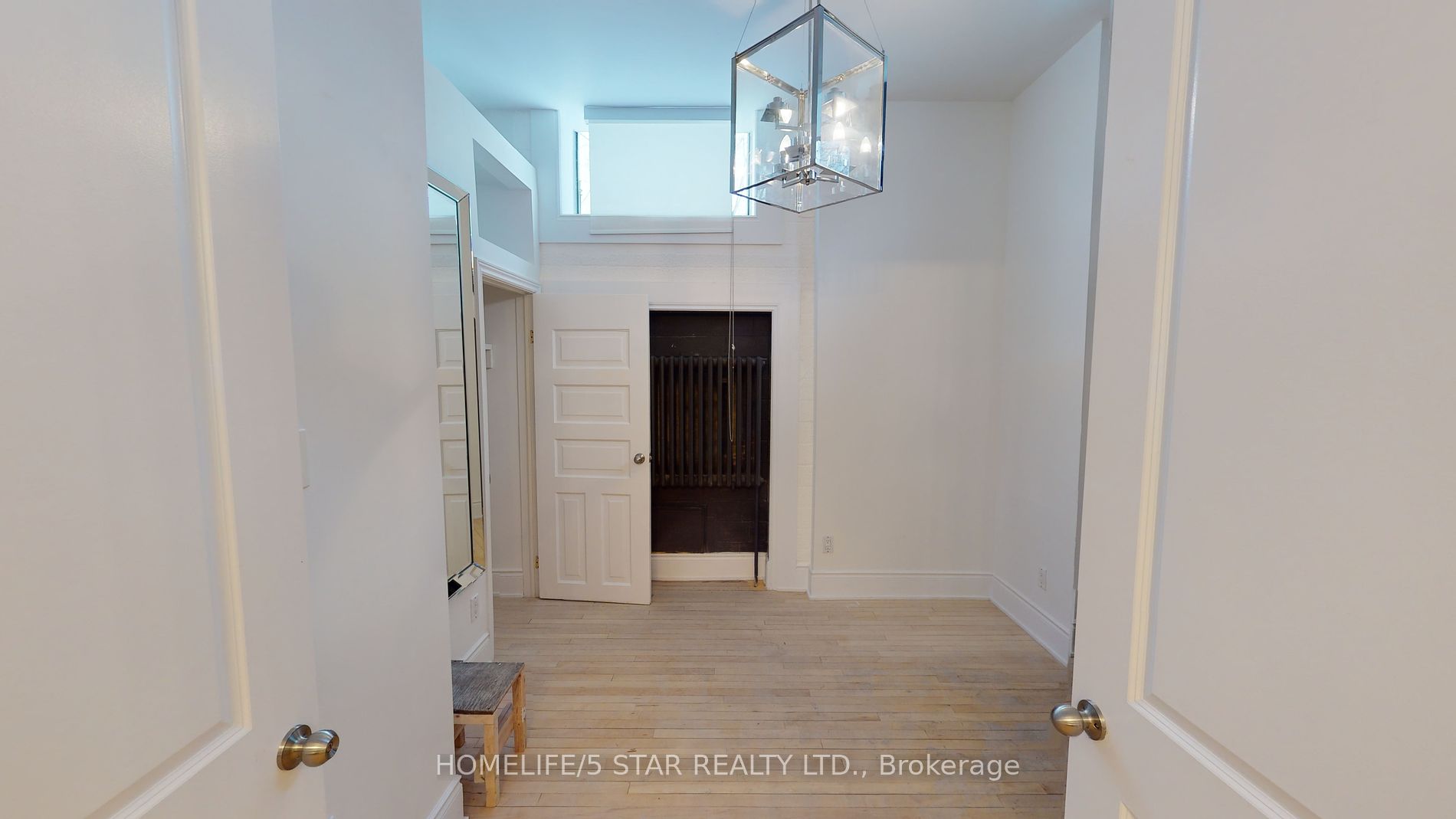 1152 Gerrard St E, #208