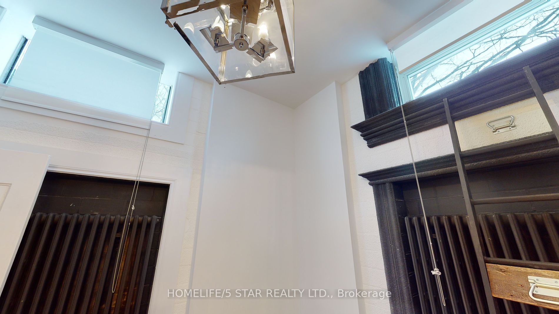 1152 Gerrard St E, #208