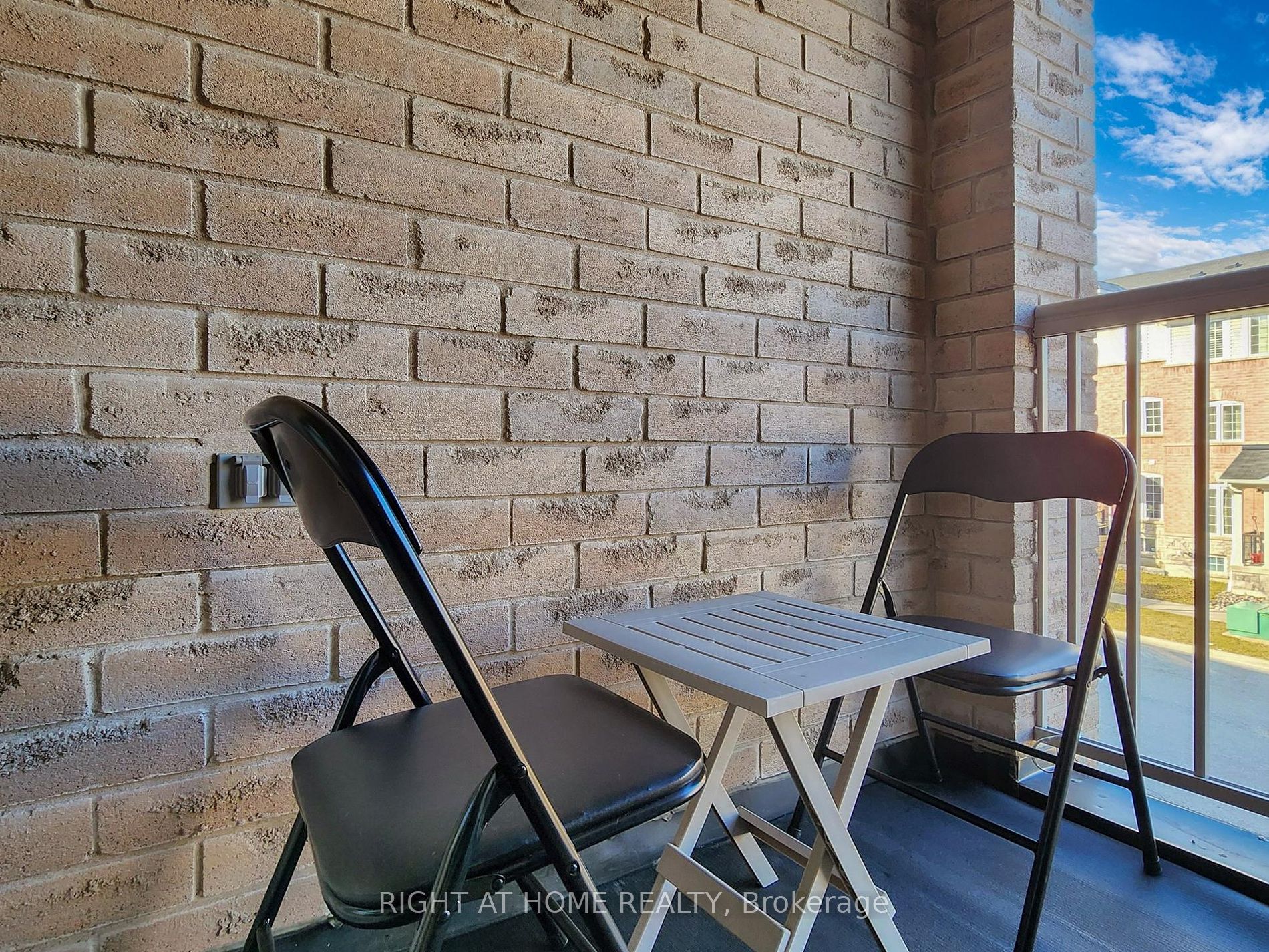 15 Blunden Road