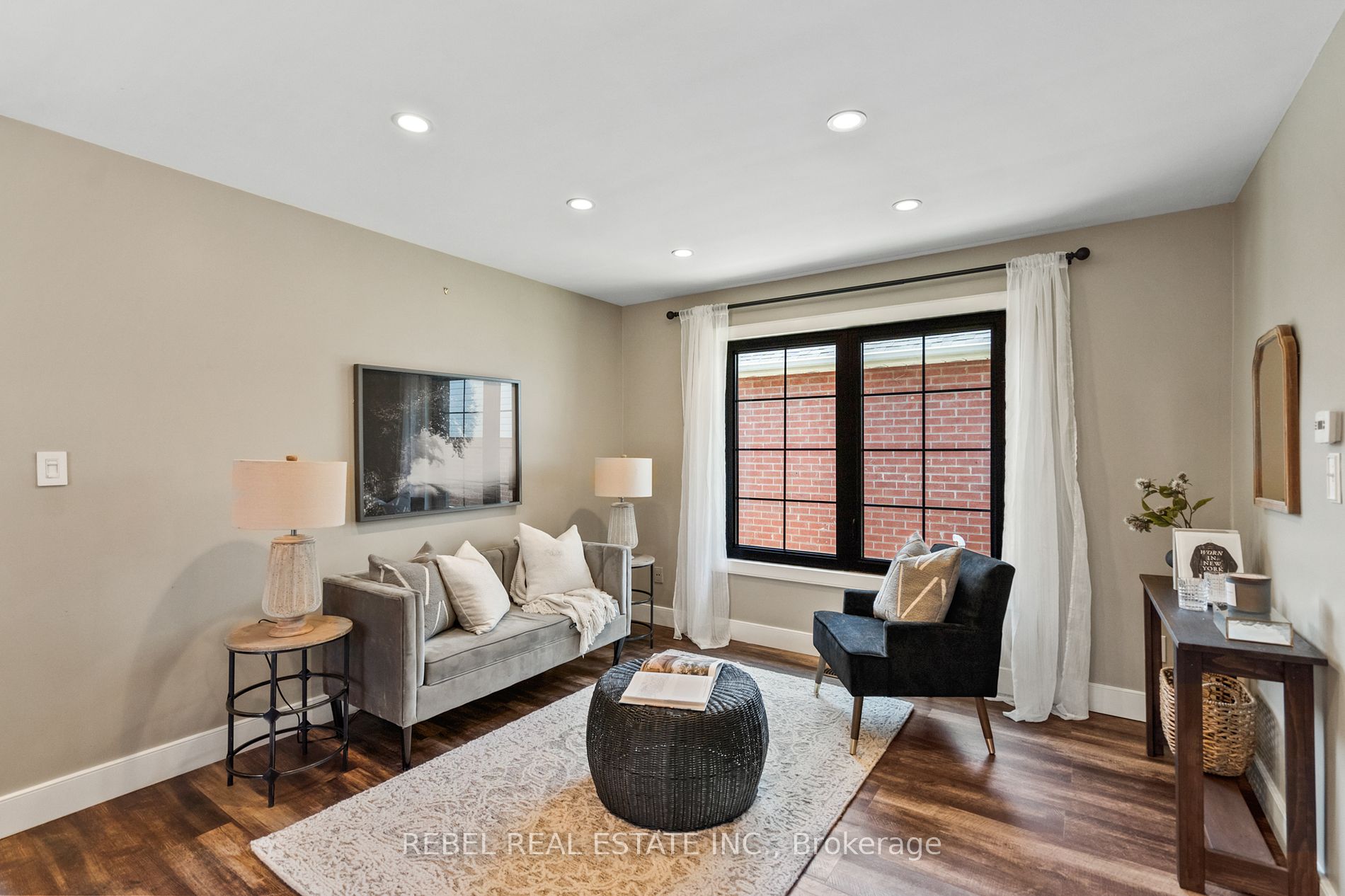 1464 Trowbridge Drive