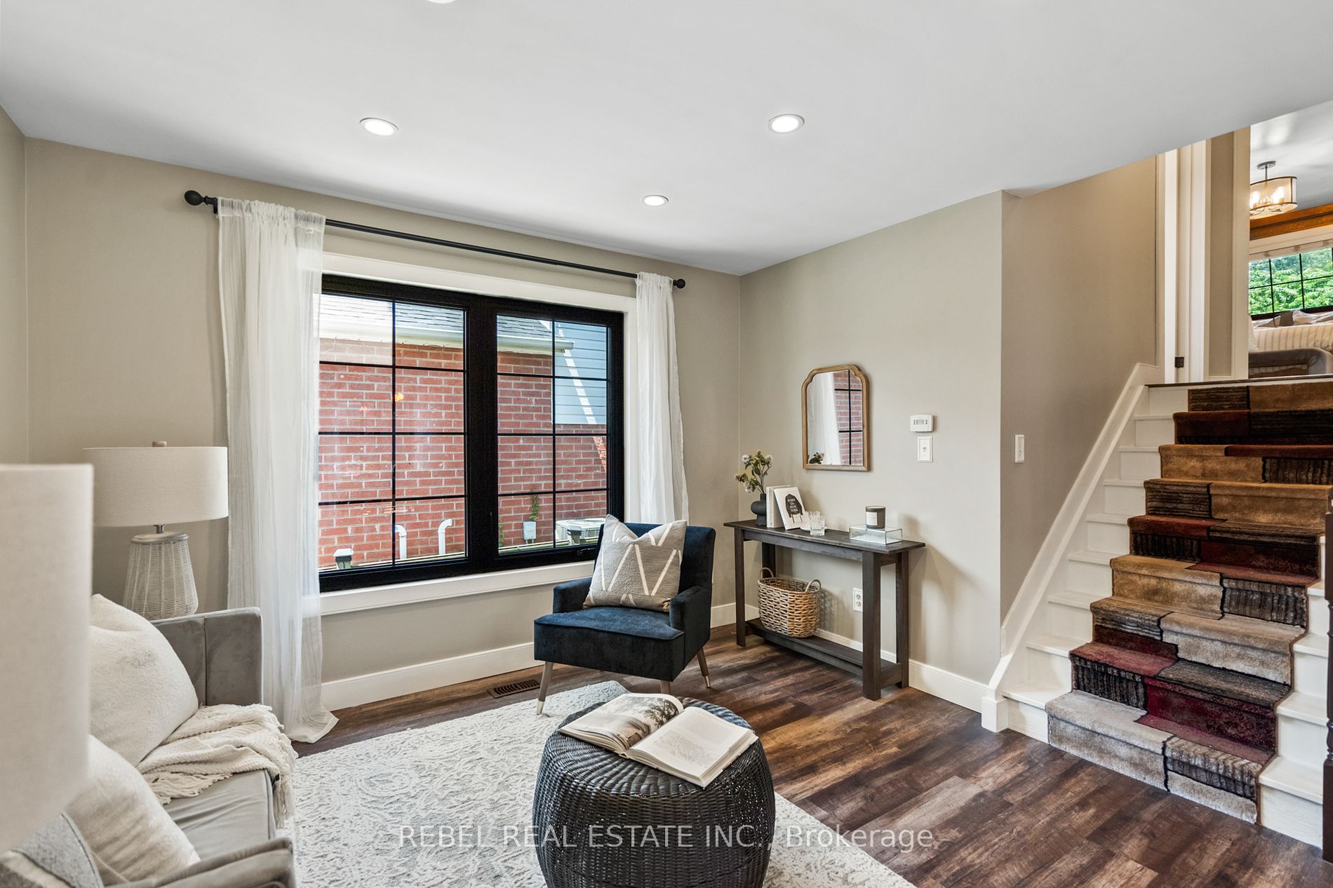 1464 Trowbridge Drive