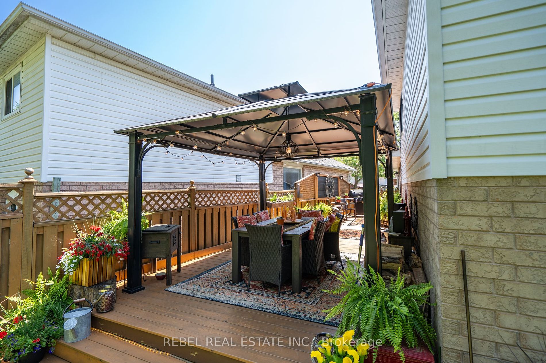 1464 Trowbridge Drive