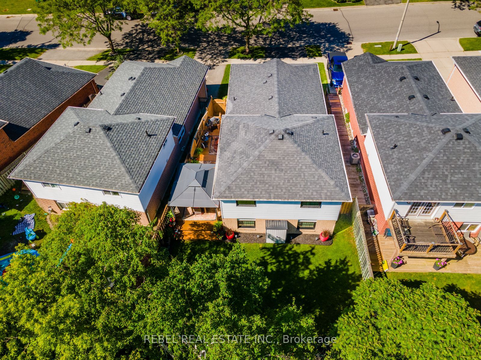 1464 Trowbridge Drive