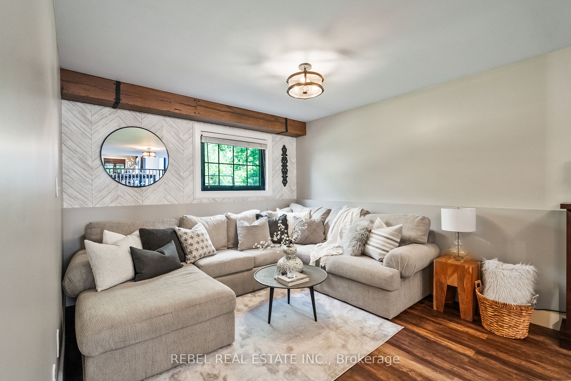 1464 Trowbridge Drive