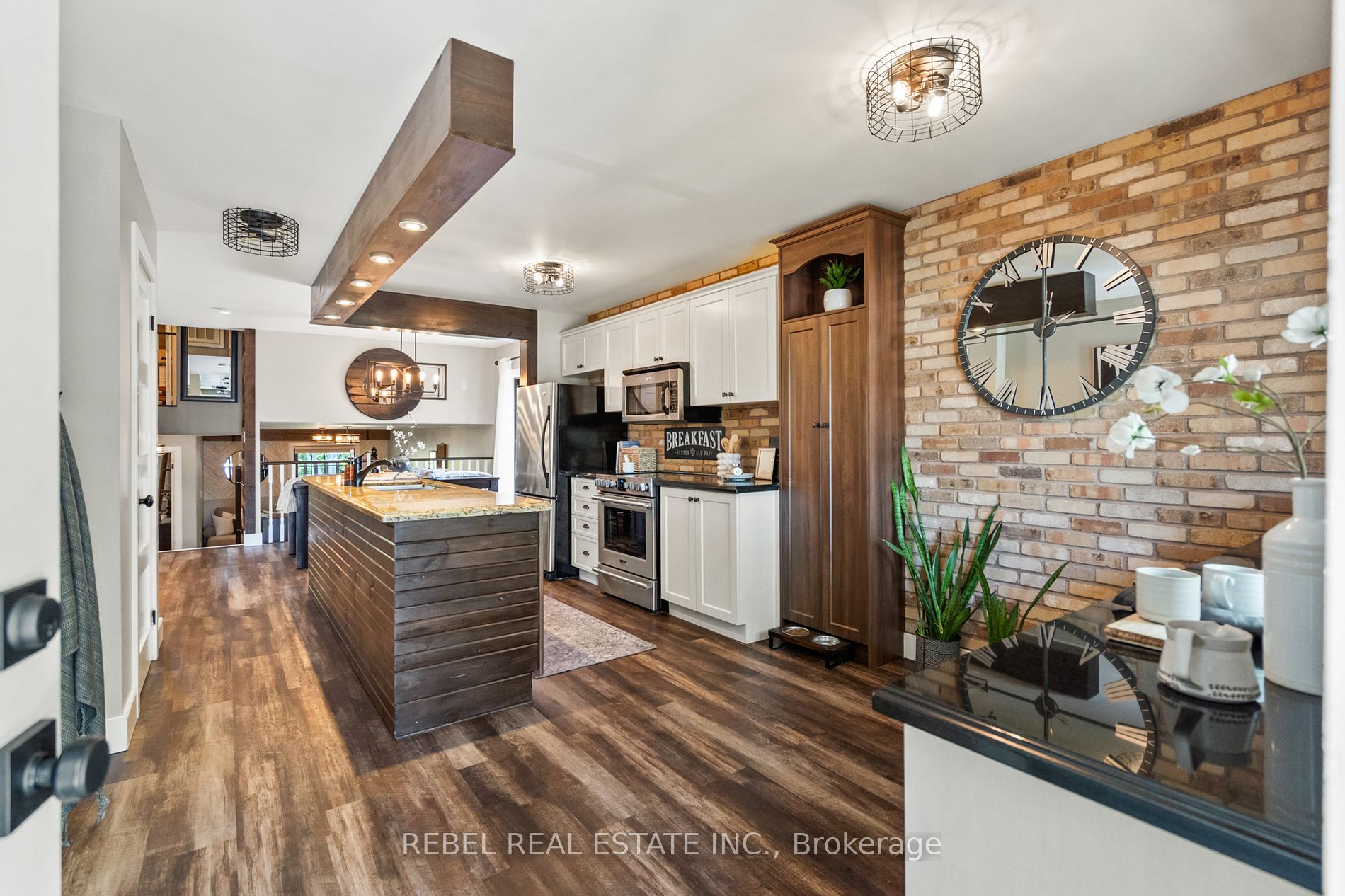 1464 Trowbridge Drive