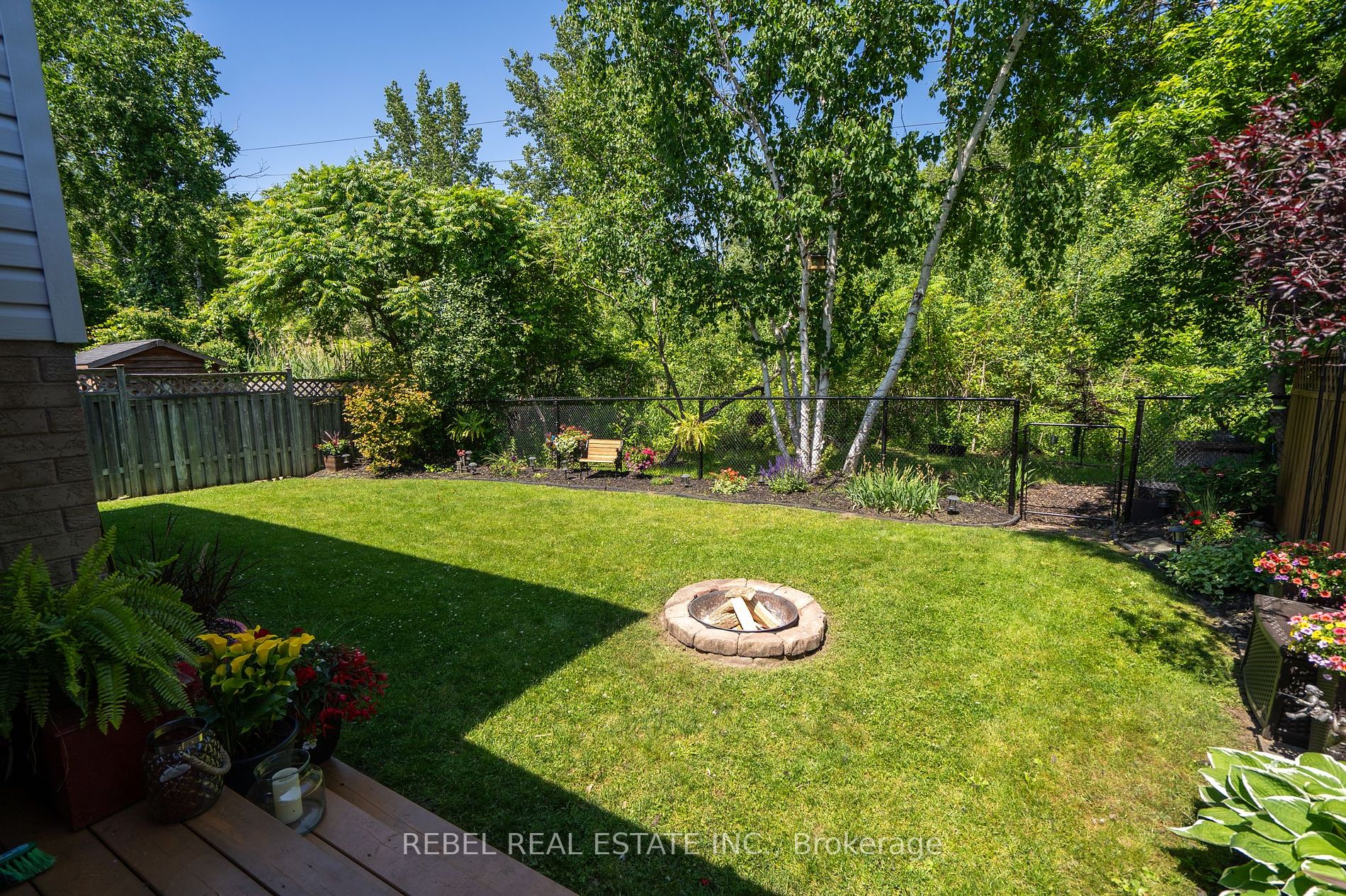 1464 Trowbridge Drive