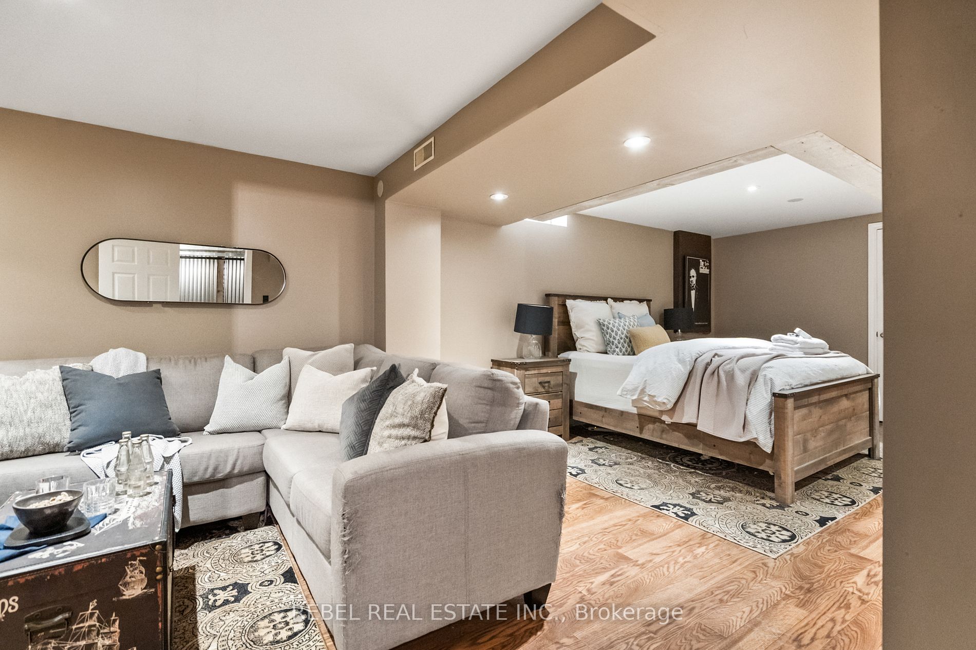 1464 Trowbridge Drive